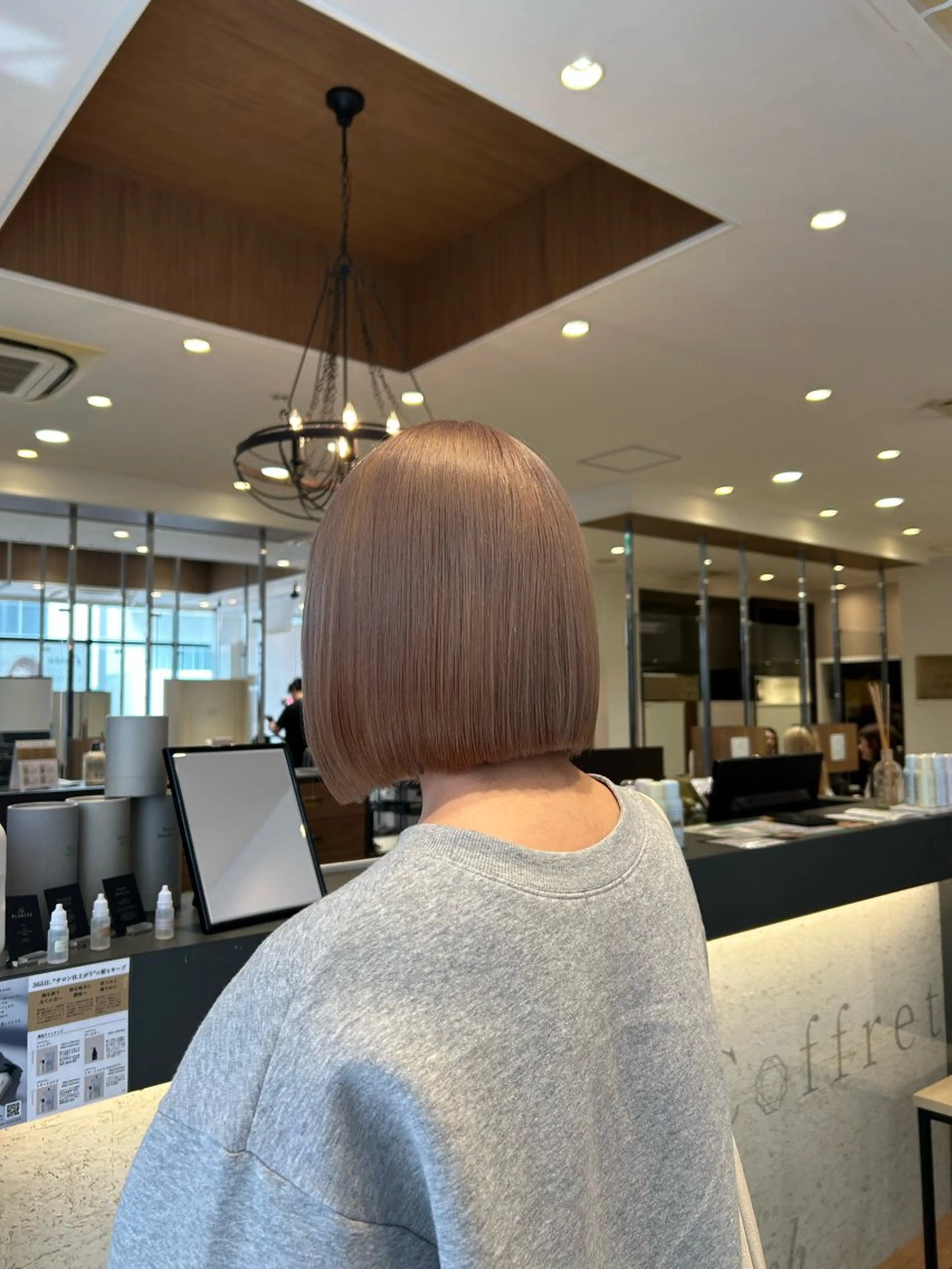 カラー ベージュカラー ブリーチ ミルクティーベージュ カット ヘアカラー brace あべの/ Nicoのヘアスタイル