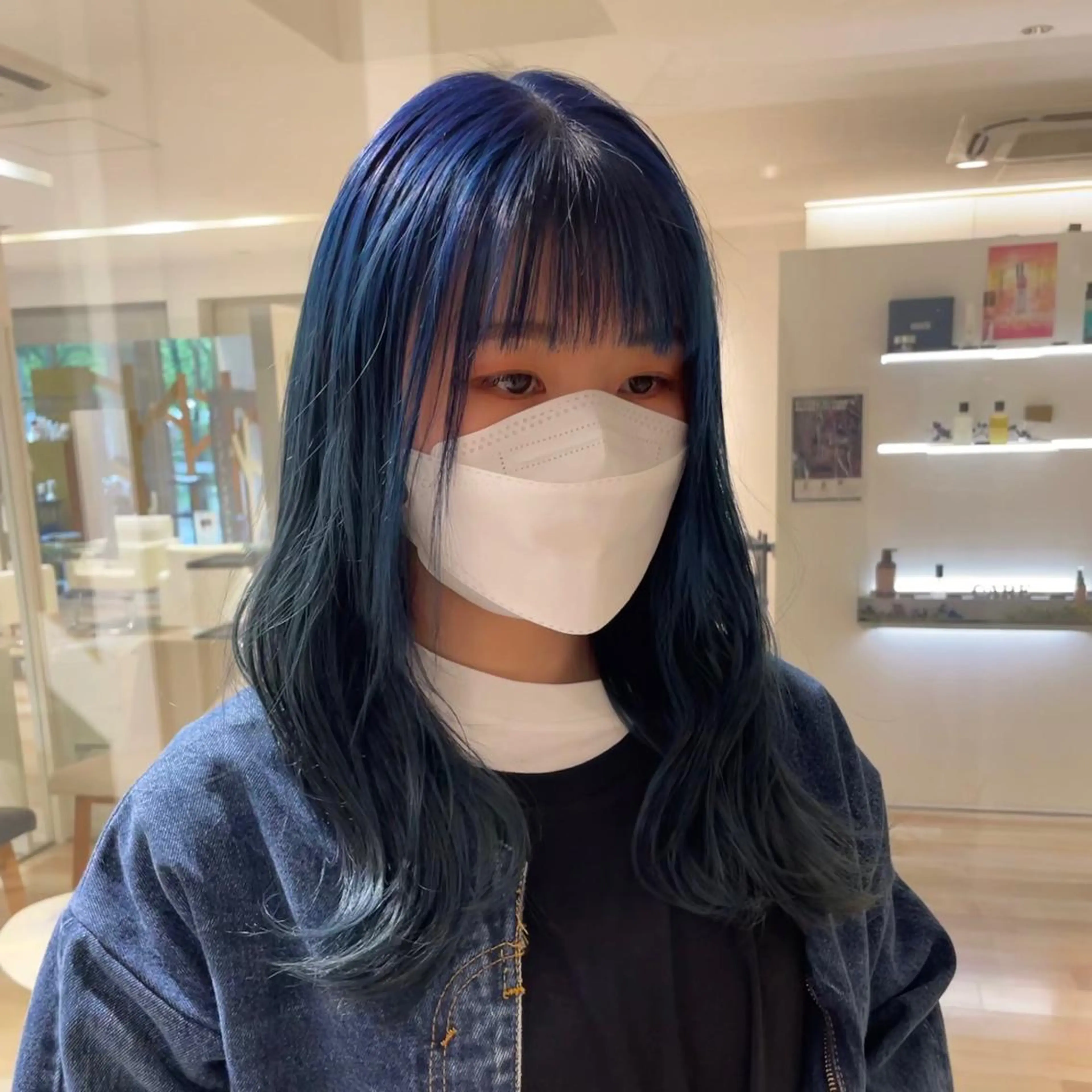 セミロング カラー ヘアアレンジ ブルーカラー グラデーションカラー ハイトーンカラー 髪質改善カラー/ボブ 🌻Mutsumiのヘアスタイル