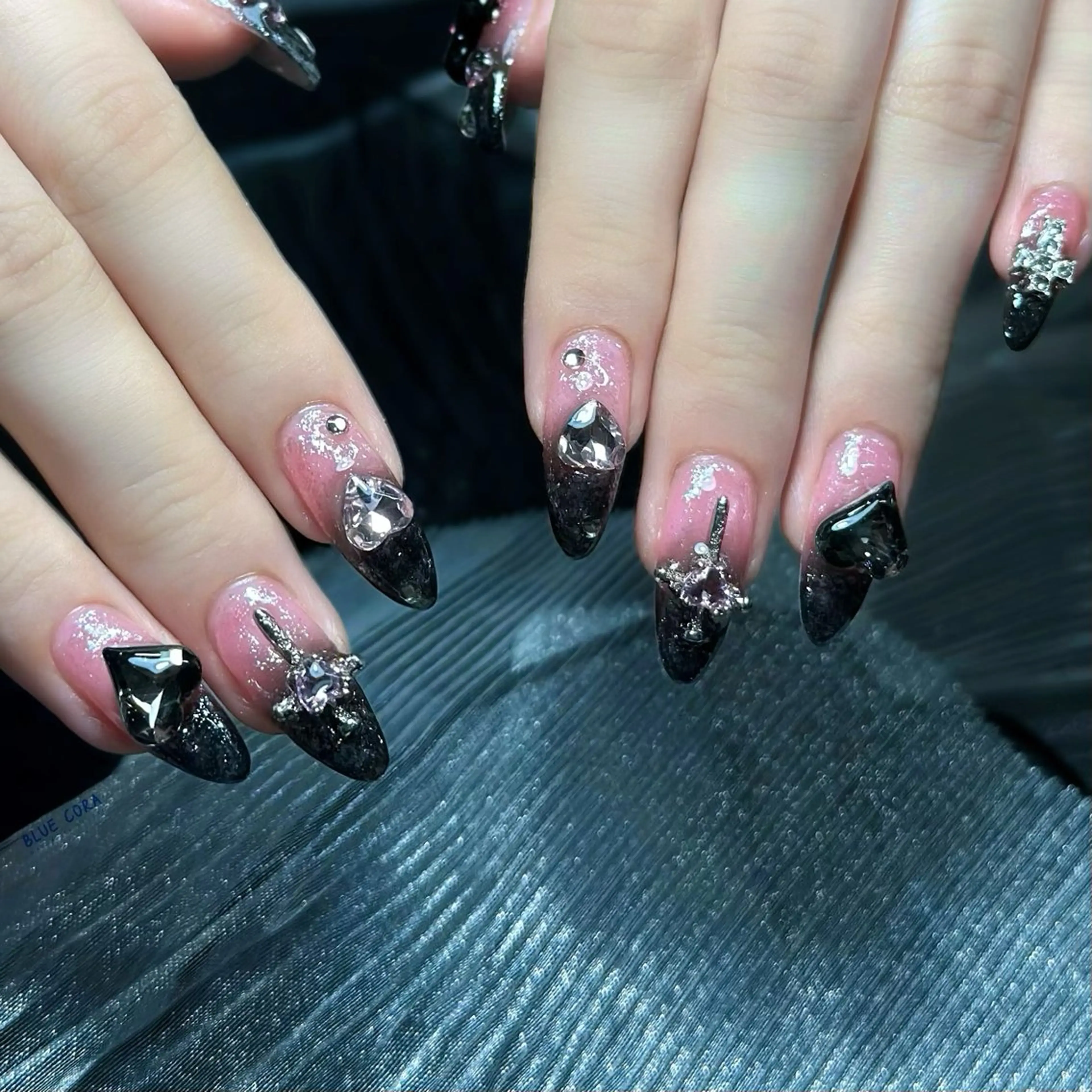 ネイル ハンドネイル ハンドケア BLUE CORAのネイルデザイン