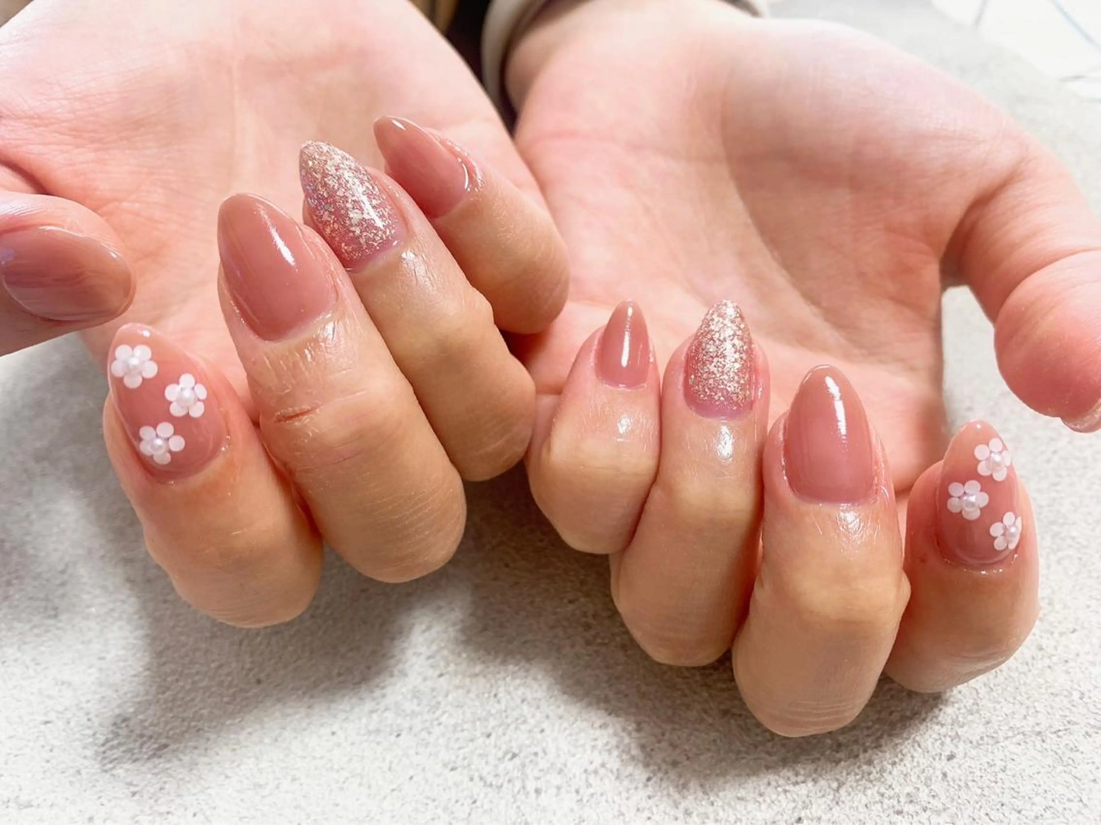 ネイル オーロラネイル フラワーネイル フットネイル フレンチネイル ジェルネイル mogunail &blowのネイルデザイン