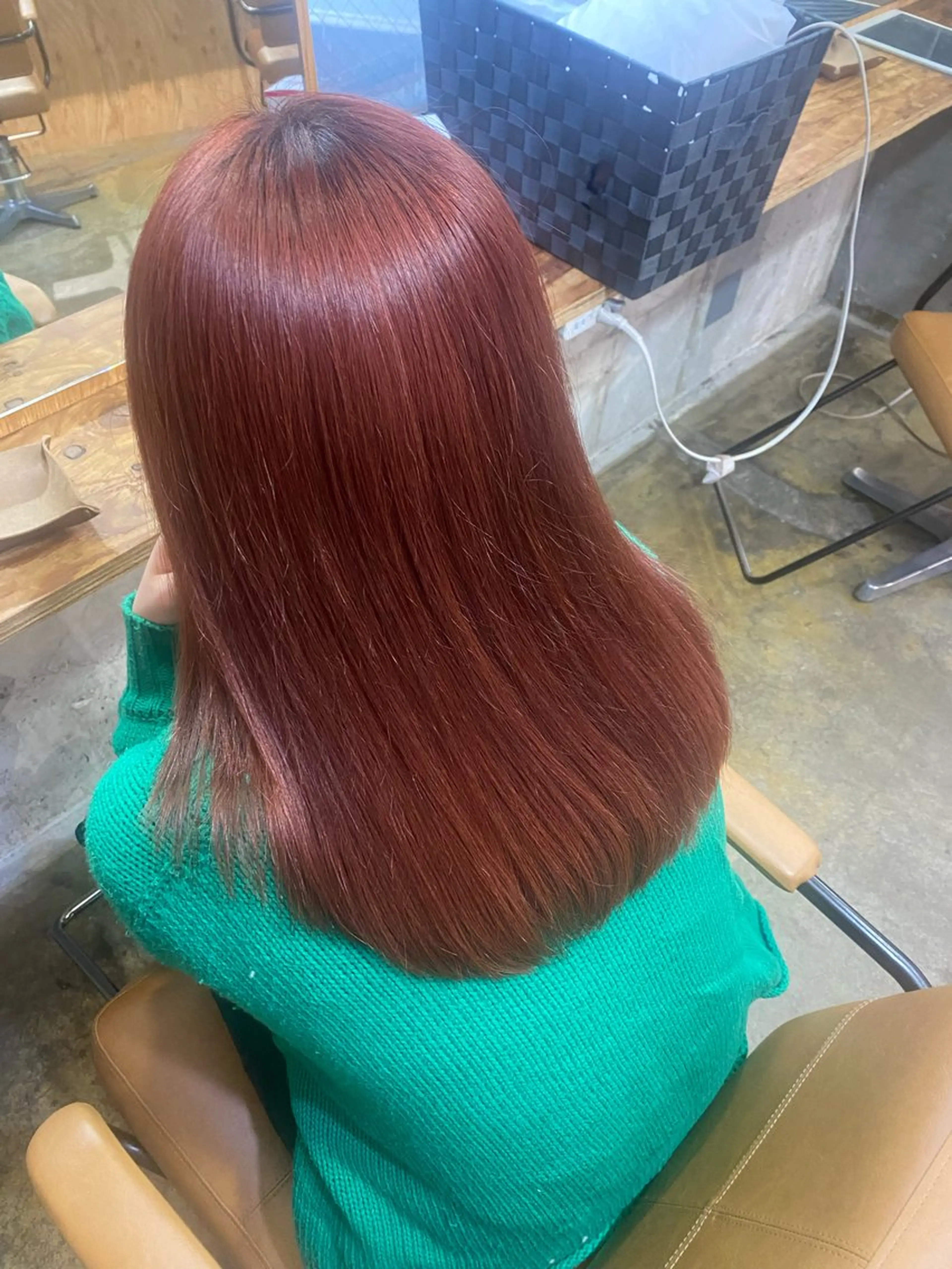 セミロング カラー ブリーチ オレンジ ピンクカラー ヘアカラー トリートメント ブリーチカラーと、髪 質改善。HARUKAのヘアスタイル