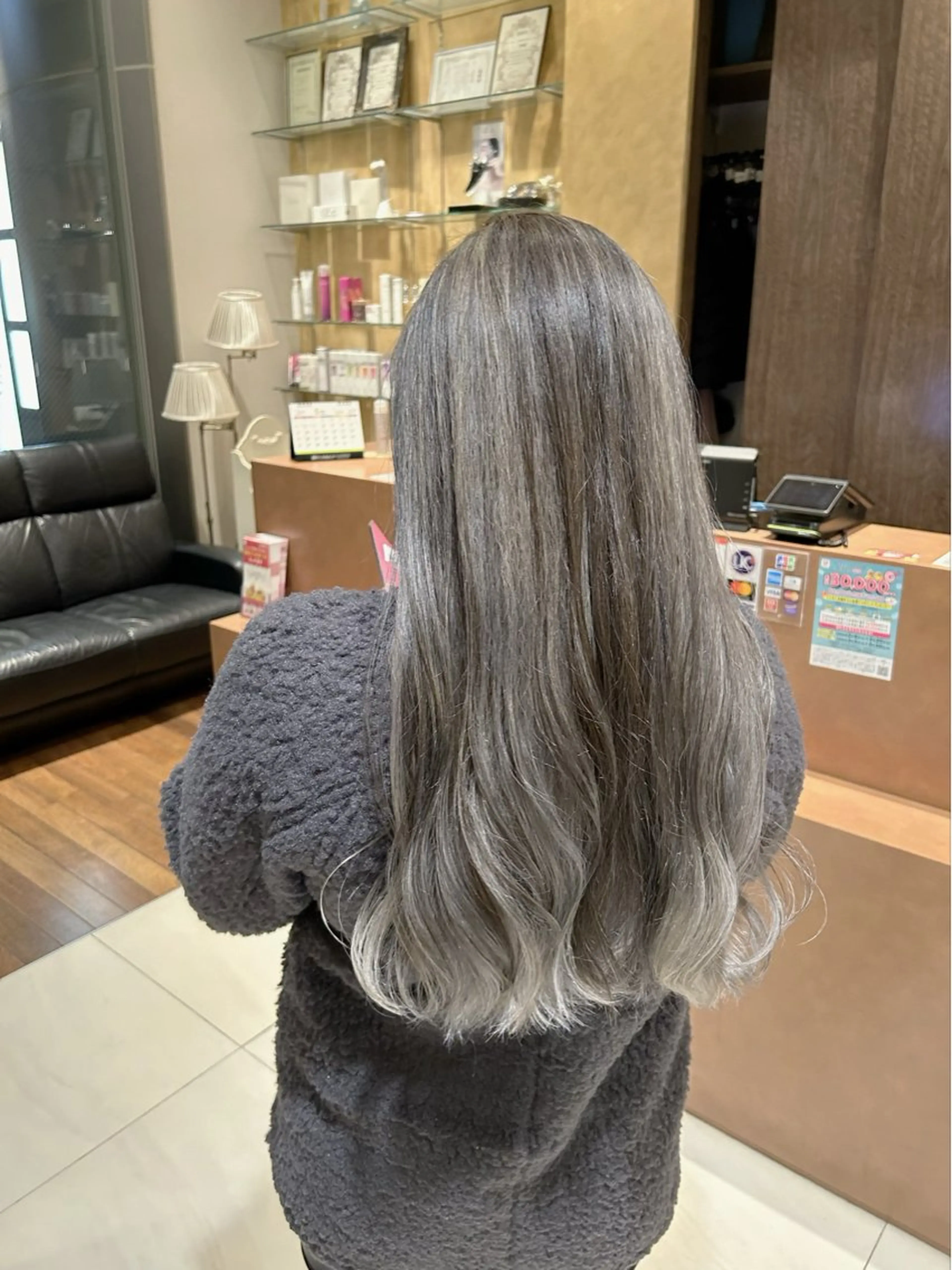 ロング ヘアカラー モードケイズJR尼崎 トップサロンdのヘアスタイル