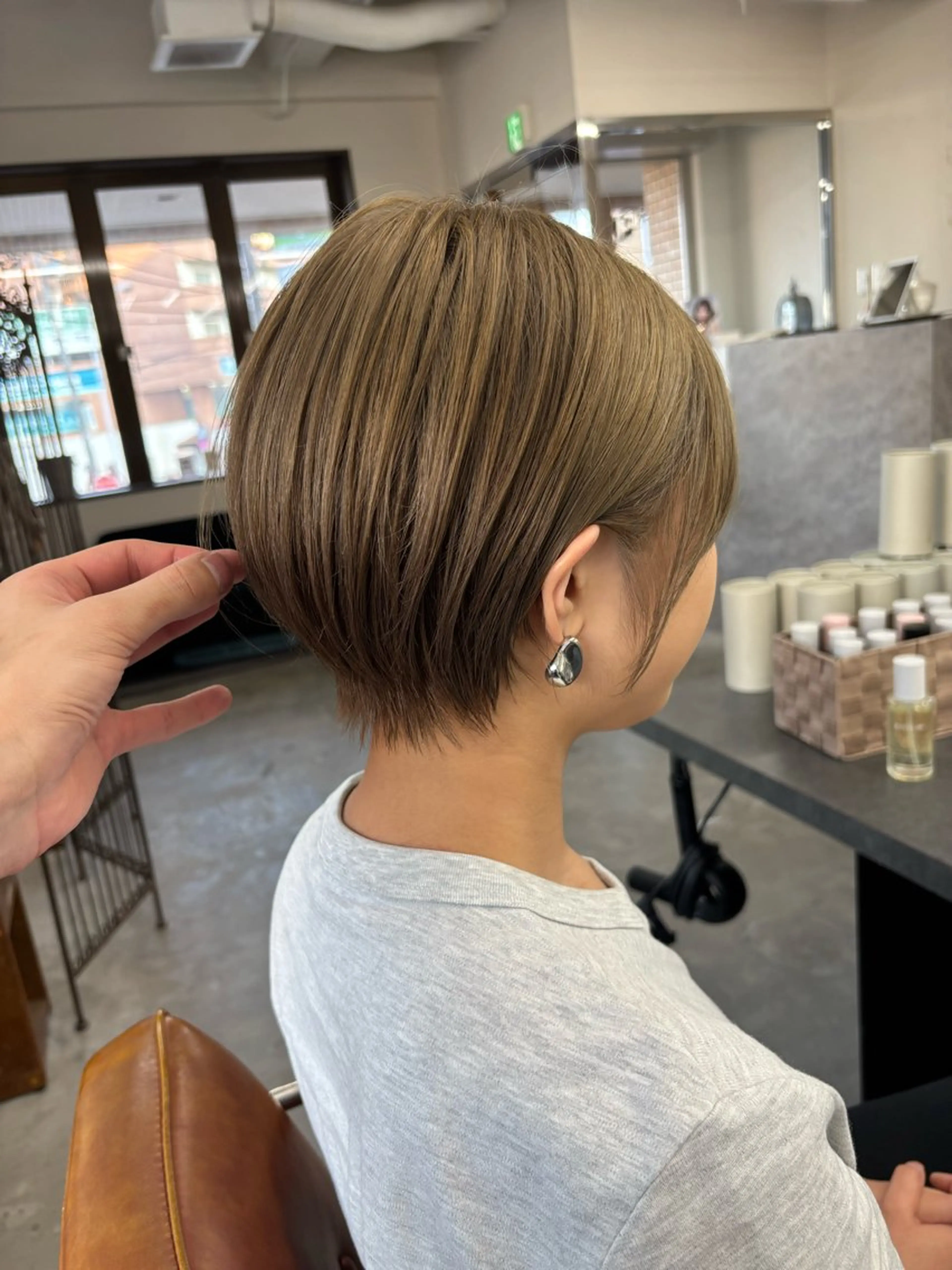 ショート カラー ブロンド ショートヘア nico 麻生 やまざきれいのヘアスタイル