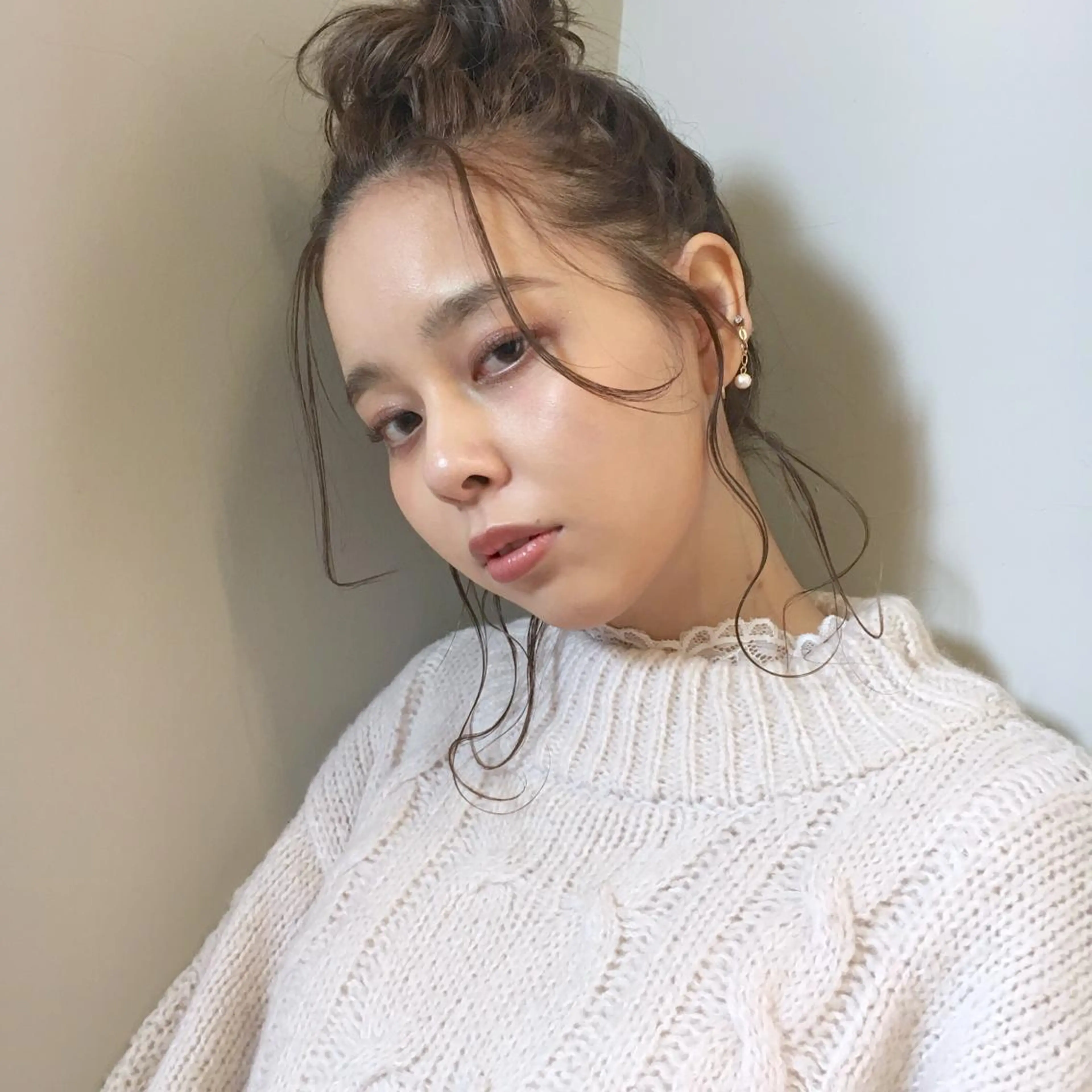 ミディアム ヘアアレンジ お団子ヘア 薬院:今泉/上川美幸 小顔ボブ/暗髪カラーのヘアスタイル