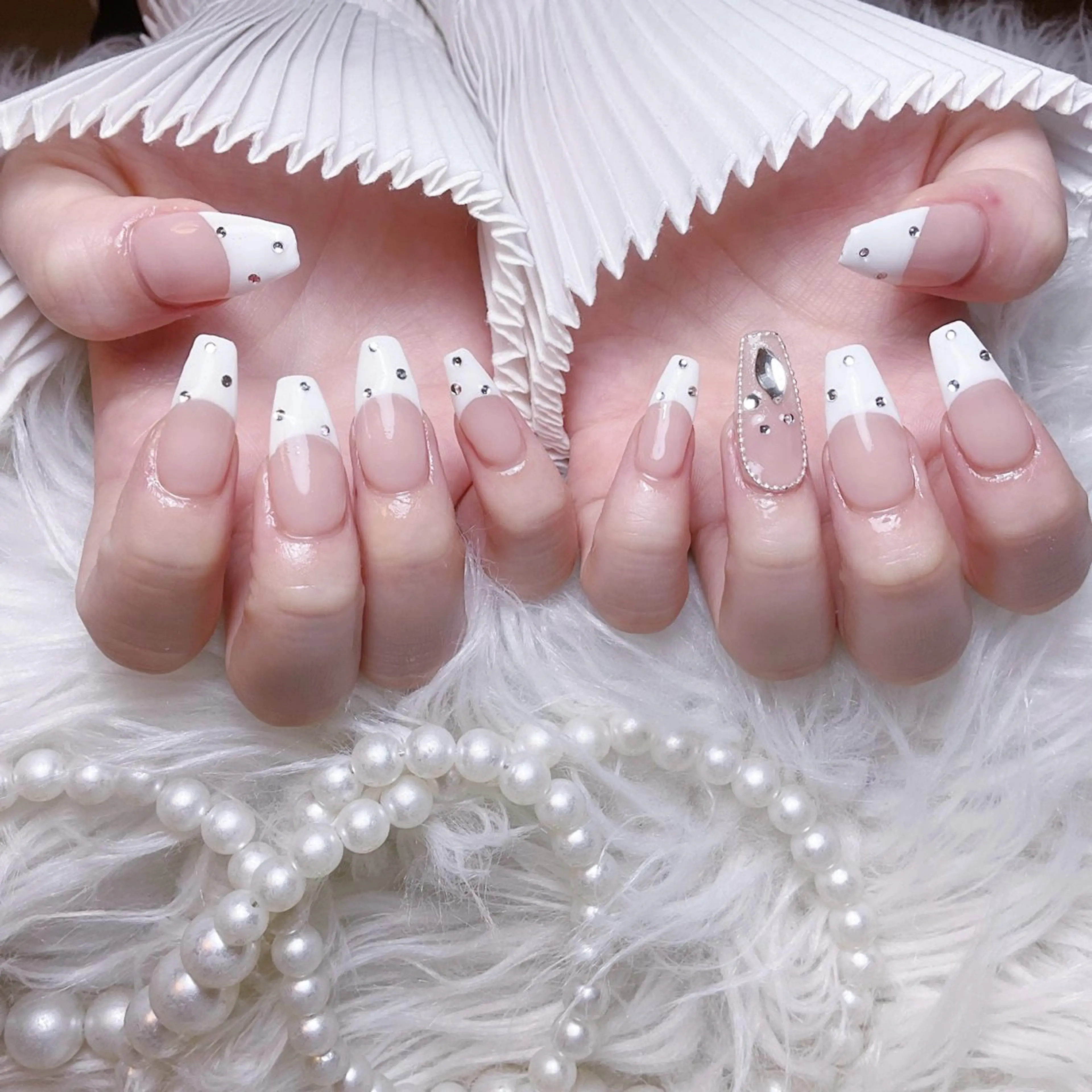 ネイル ハンドネイル 🍭Yun nail hyejin🌸のネイルデザイン
