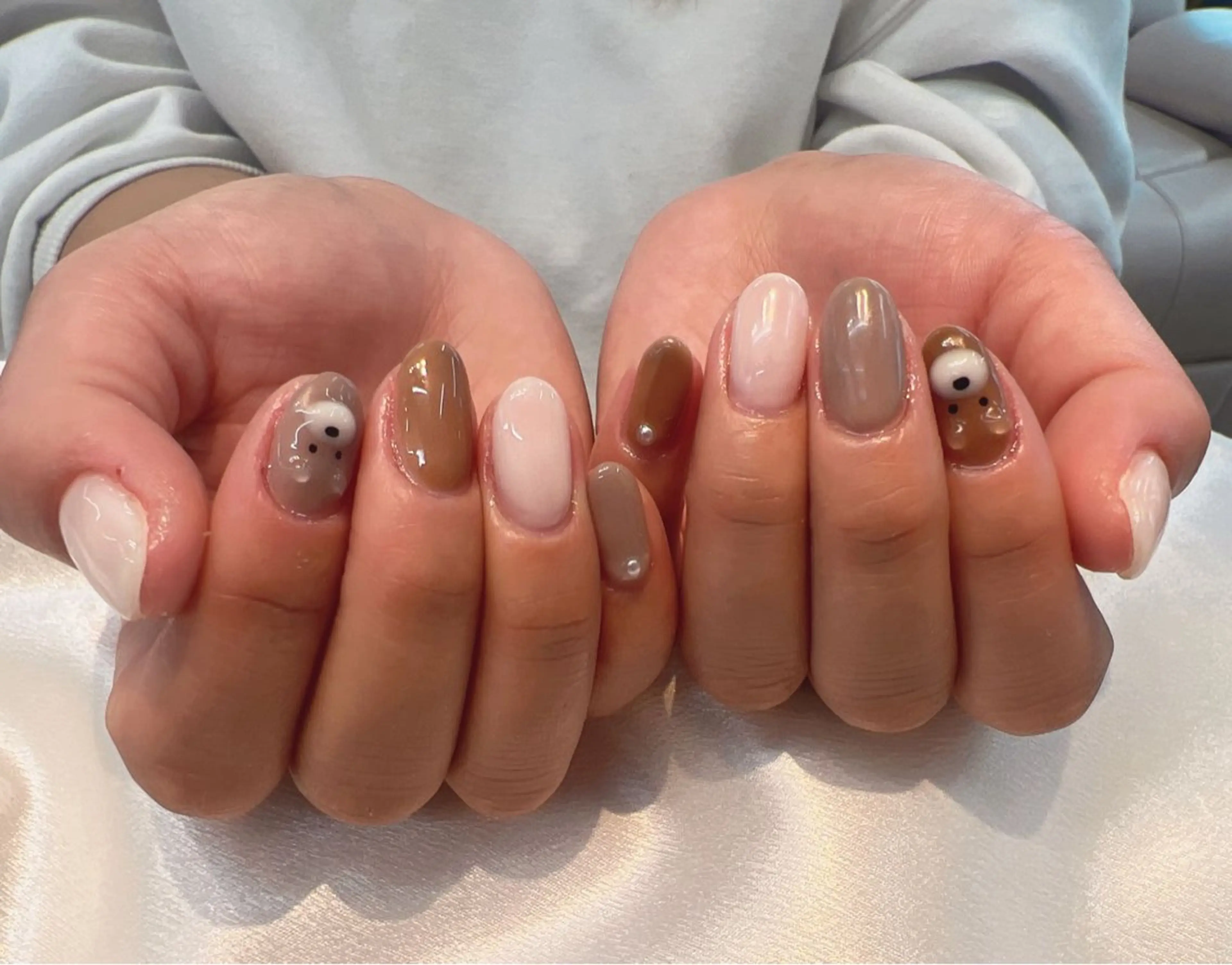 ネイル チークネイル 長さ出し ジェルネイル マグネットネイル 持ち込み ハンドネイル ハンドケア ラッキーネイルサロン 西川口東口店のネイルデザイン