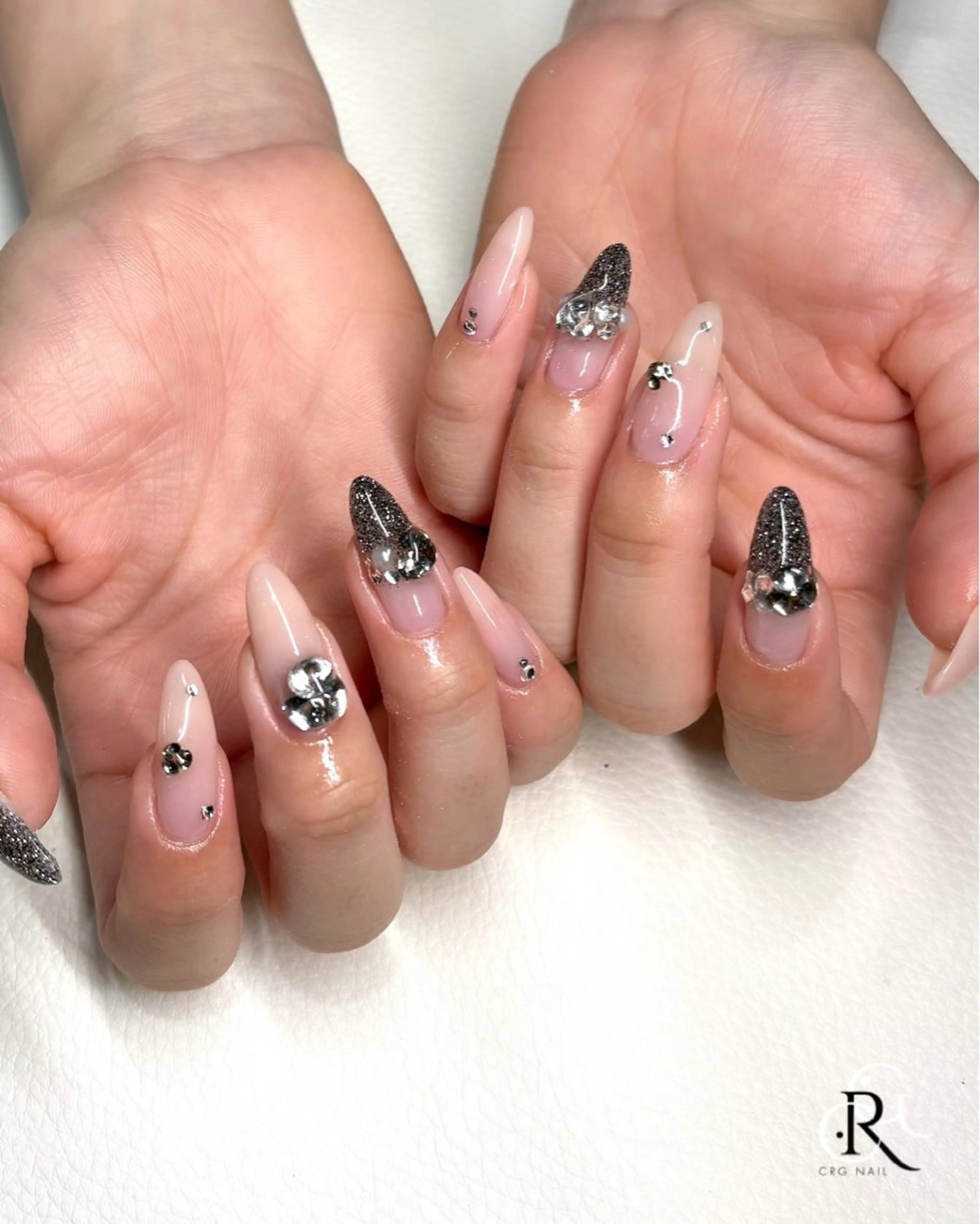 ネイル フラッシュネイル キラキラネイル ストーンネイル ハンドネイル CRGNAIL TOKOのネイルデザイン