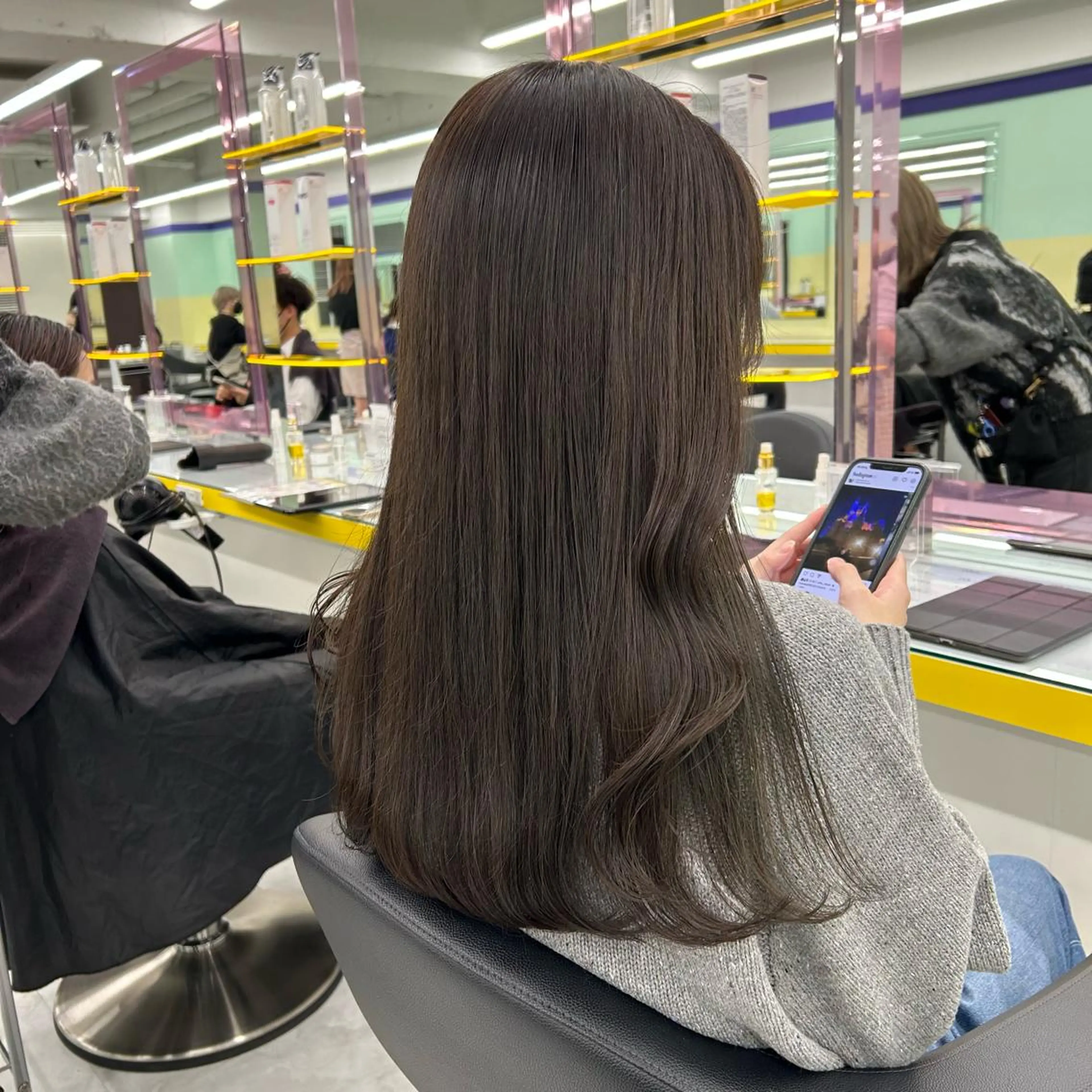 セミロング カラー ヘアアレンジ ヘアカラー トリートメント mai🍑暖色カラー /レイヤー💖のヘアスタイル