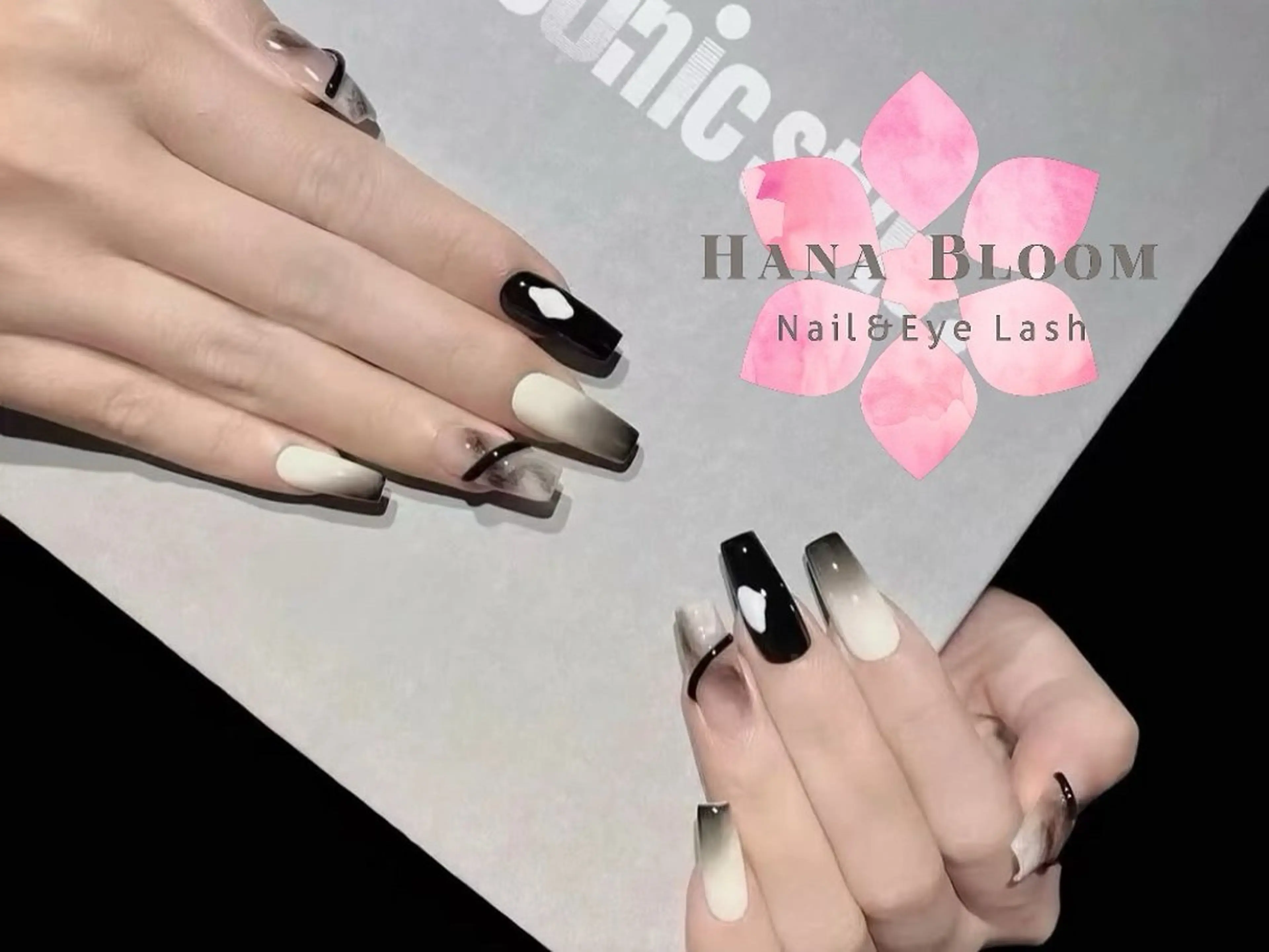 ネイル フレンチネイル ジェルネイル グラデーション ラメ(グリッター) マグネットネイル ハンドネイル ハンドケア Hana Bloom Nail Salonのネイルデザイン
