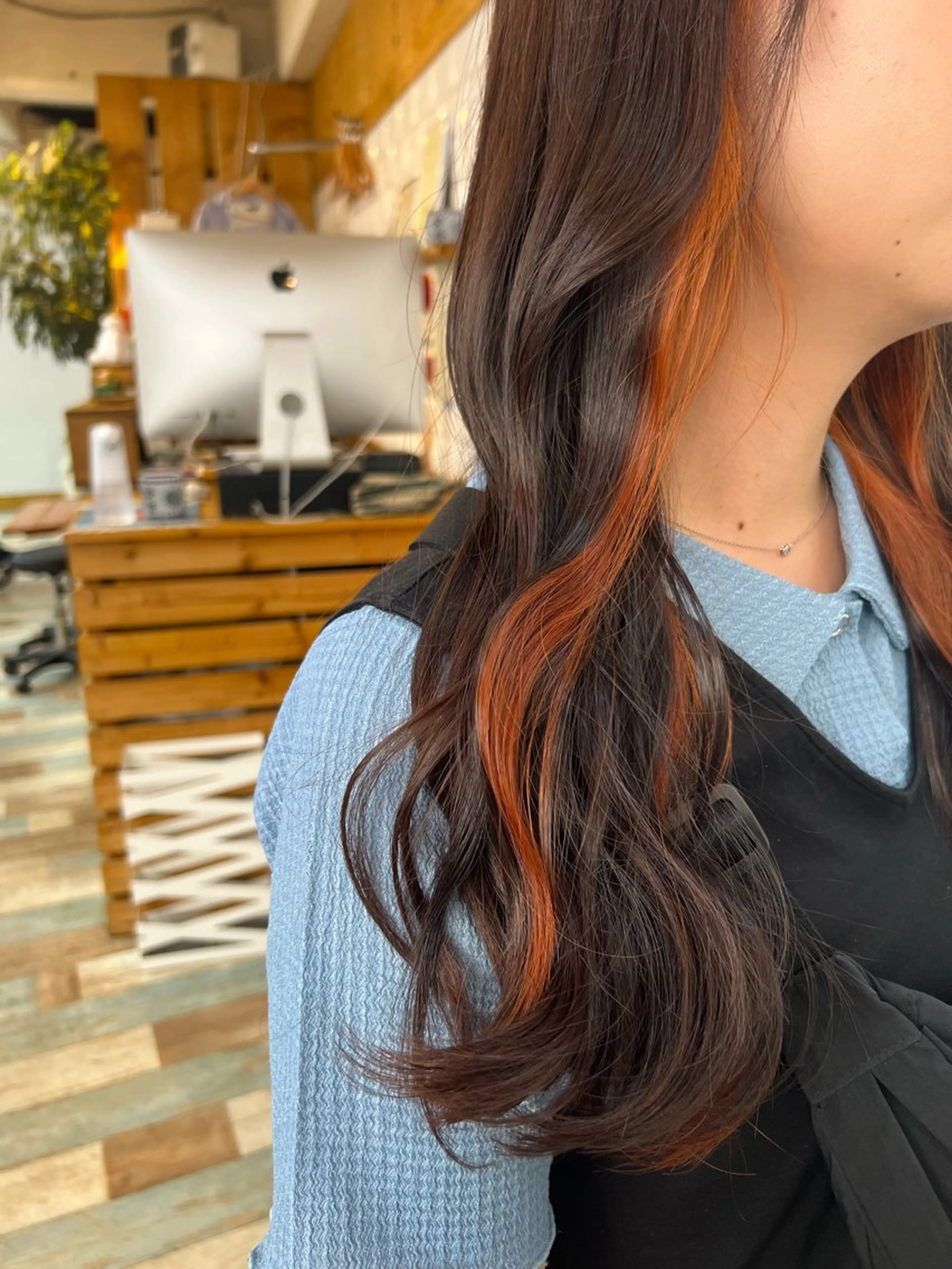 ロング カラー ブリーチ デザインカラー イヤリングカラー ハイライトカラー ボブ カット ヘアカラー トリートメント KANA/ボブ/ インナーカラー/艶髪のヘアスタイル