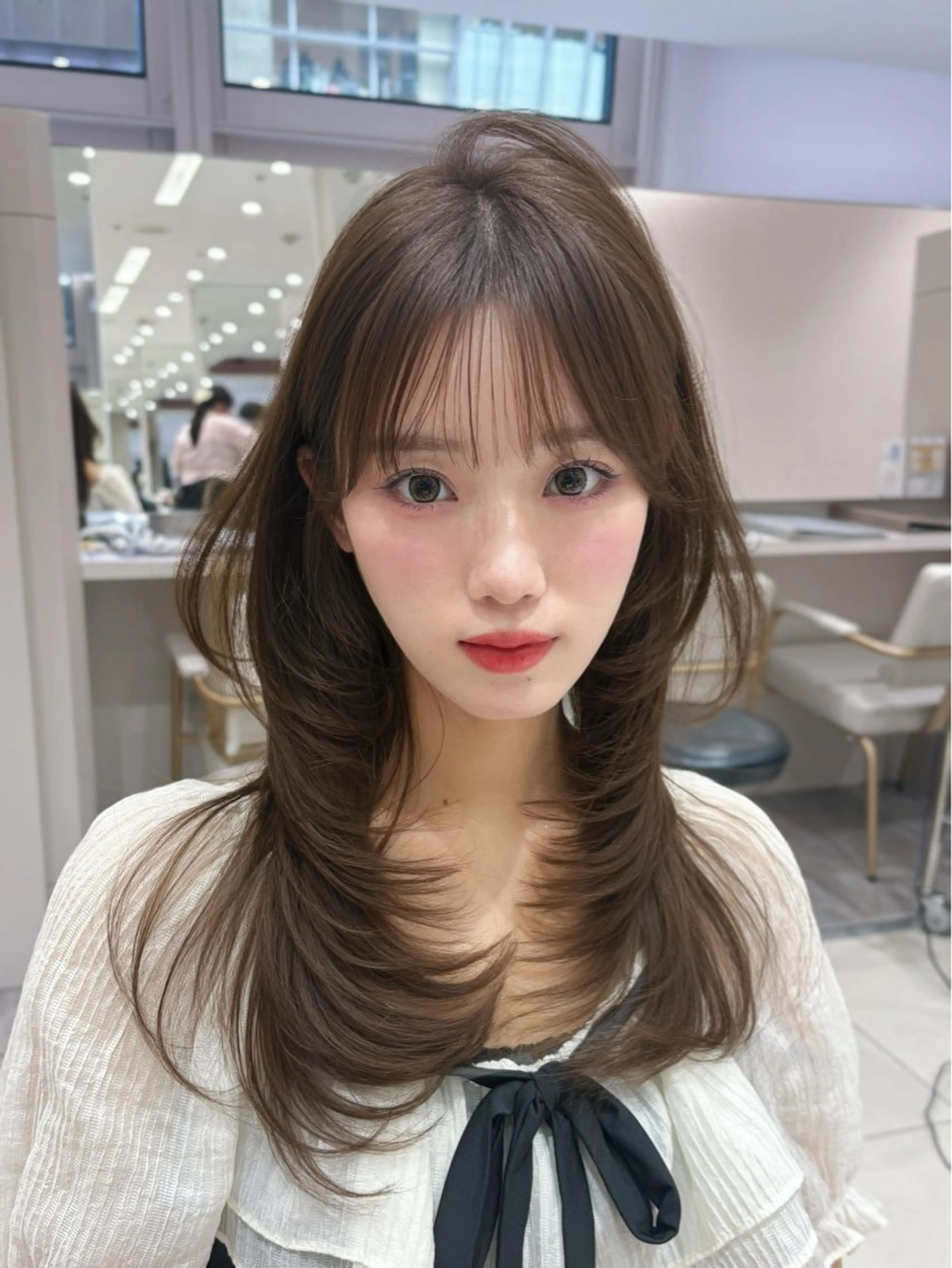 セミロング 韓国風ヘア レイヤーカット シースルーバング 小顔カット カット ヘアカラー トリートメント 赤み消し透明感カラー 似合わせ前髪柴田礼空のヘアスタイル