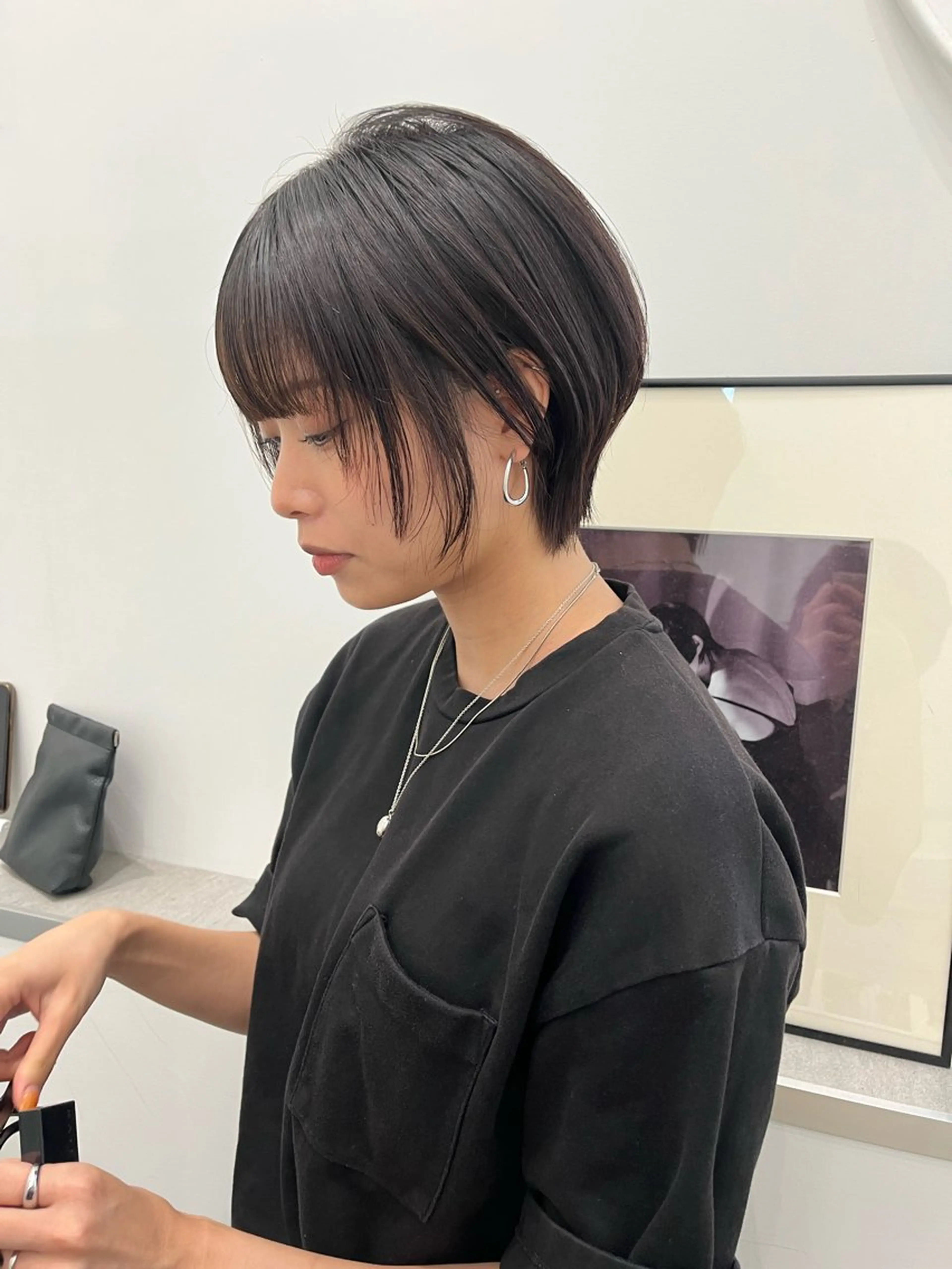 ショート 顔まわりレイヤー レイヤーカット ショートヘア 網谷 萌夏のヘアスタイル