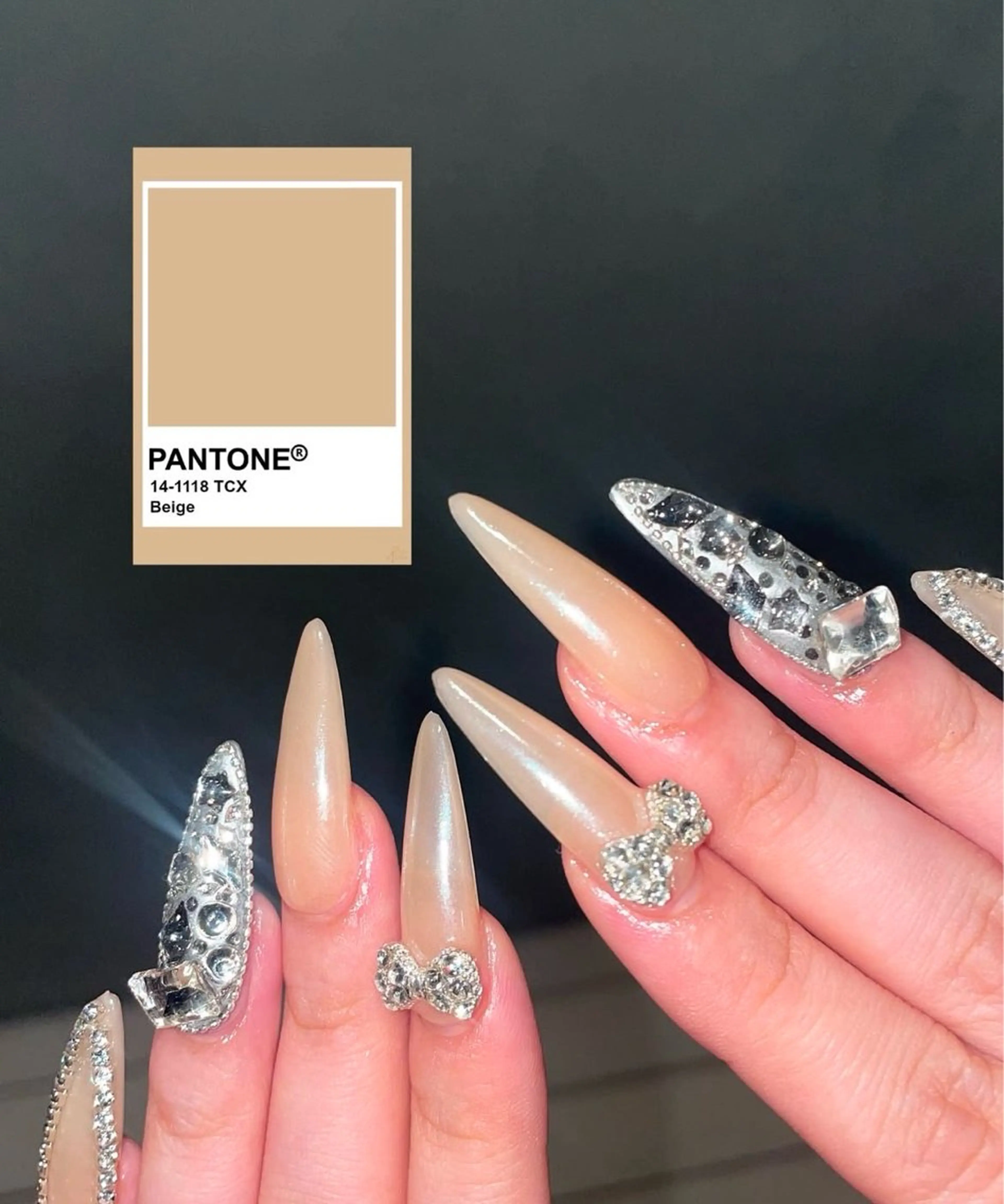 ネイル GO TODAY シェアサロン 渋谷Amiu店所属・渋谷ネイル🎀 y2k/海外ネイルのネイルデザイン