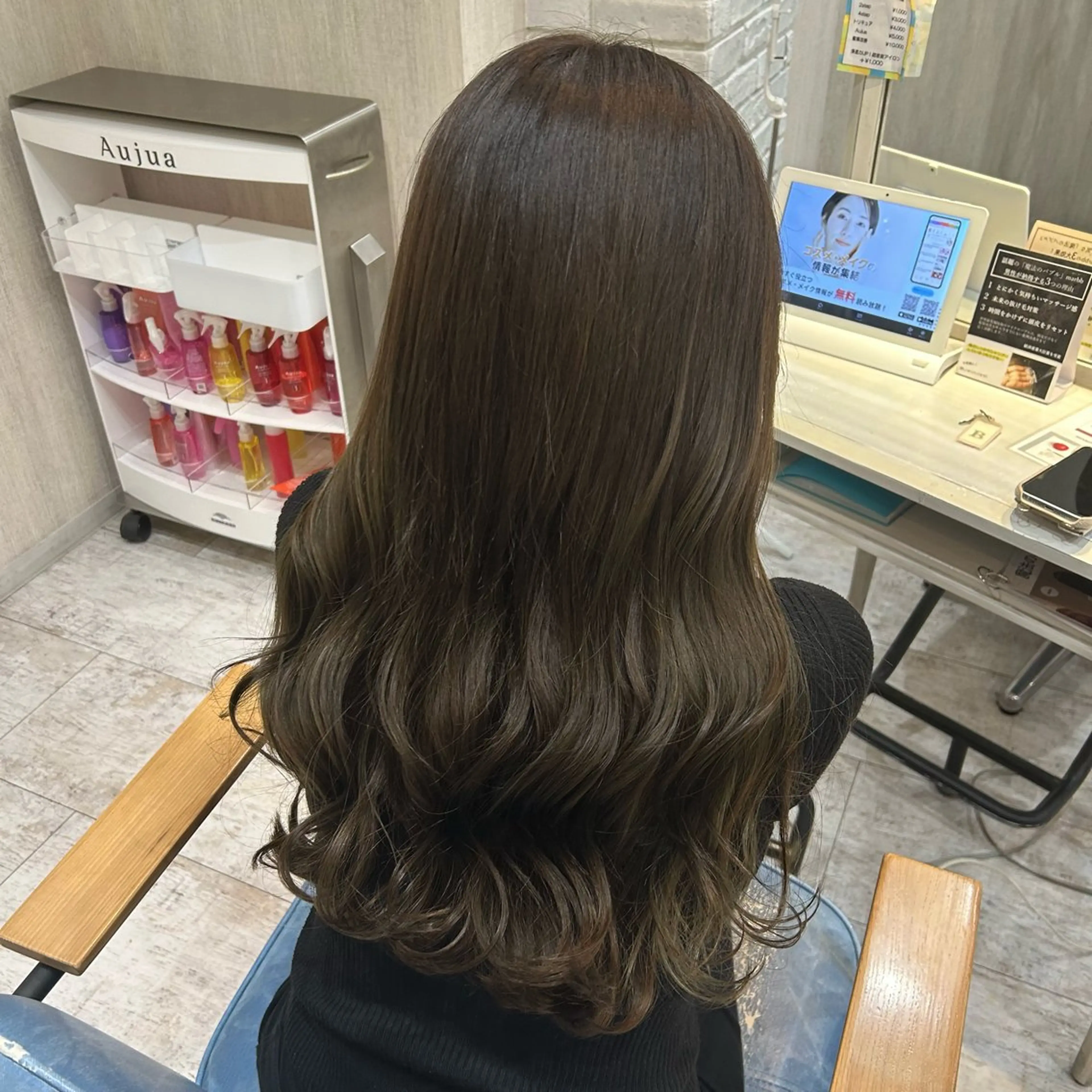 ロング カラー カット ヘアカラー トリートメント 🫧透け感⋆艶髪💎 山口アヤカのヘアスタイル