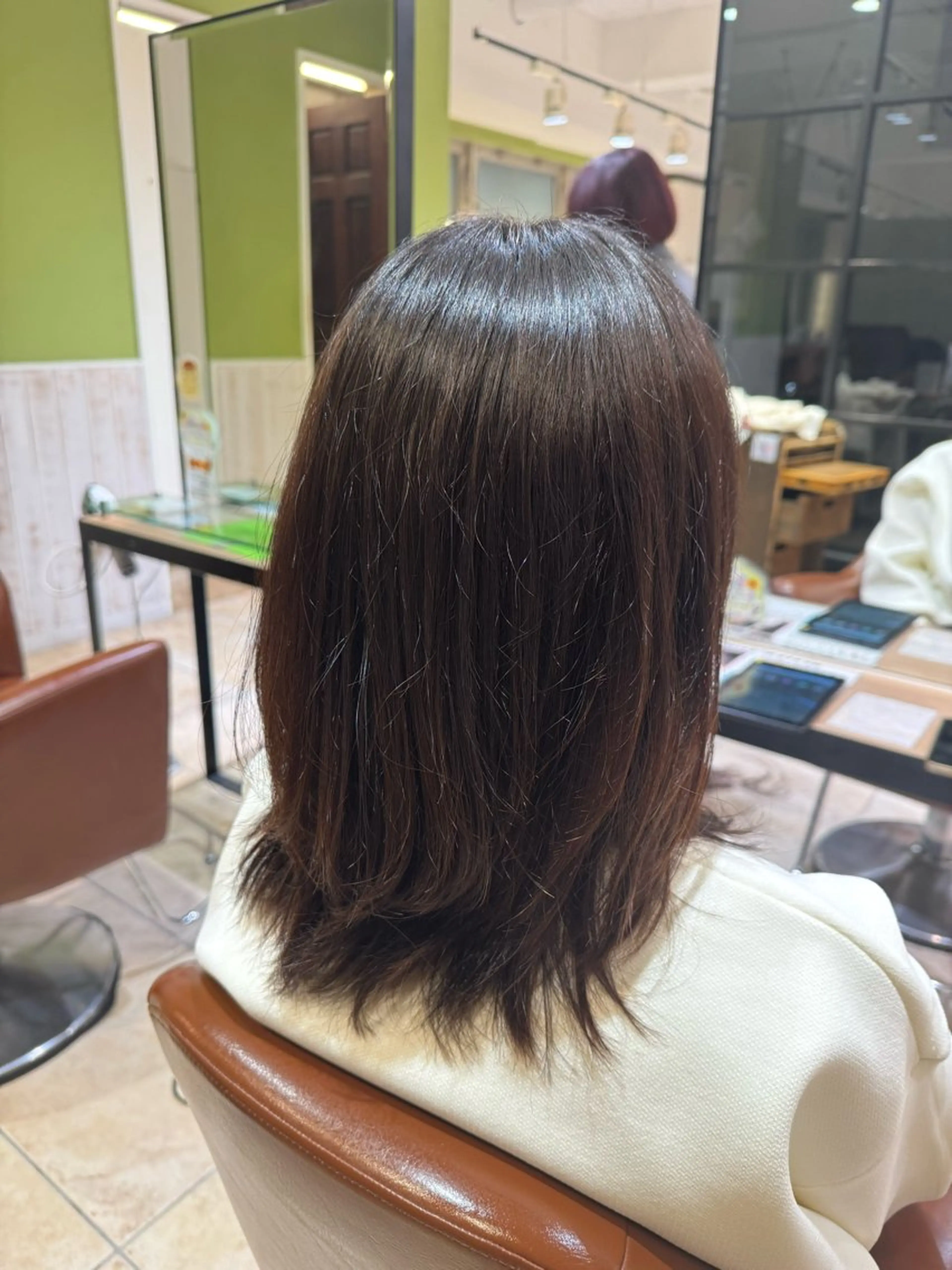 ミディアム 透け感カラー🌿 小島 りなのヘアスタイル