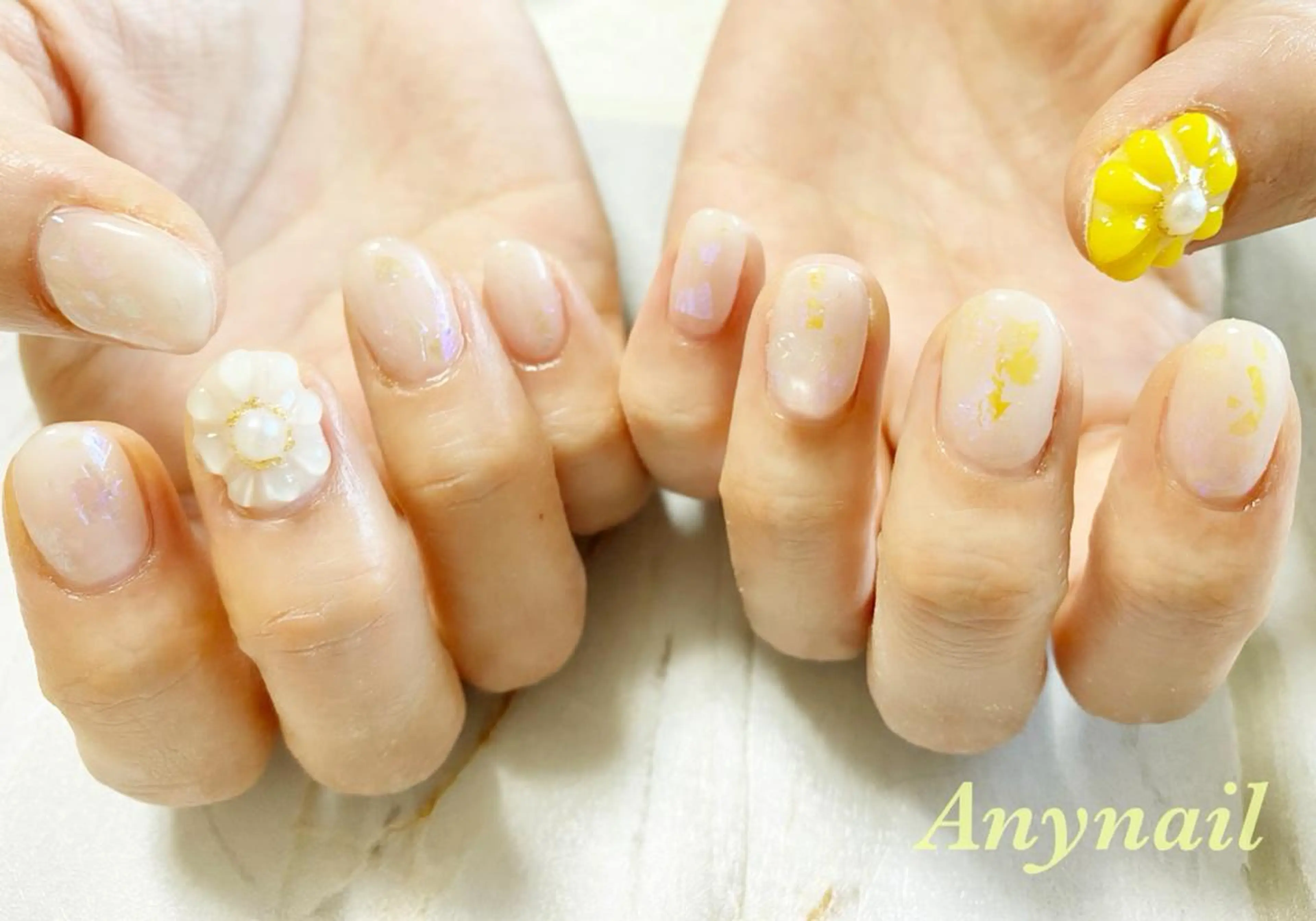 ネイル オーロラネイル ブルー 入学式 フラワーネイル ぷっくりネイル ハンドネイル 岩澤 恵子のネイルデザイン