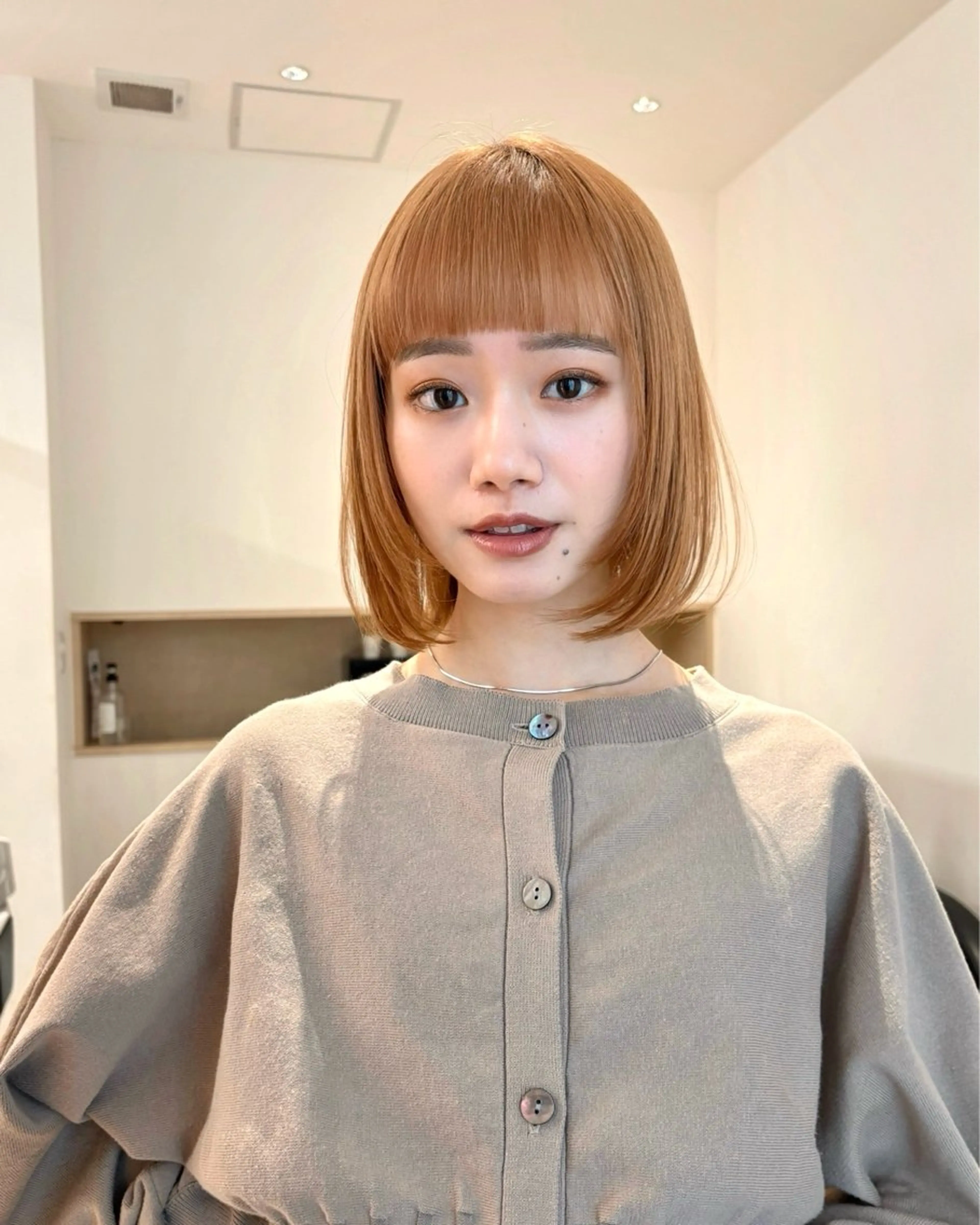 ショート カラー ヘアアレンジ ベージュカラー ブリーチ オレンジ オレンジベージュ パーマ/暖色/ボブ イワタテ🇰🇷のヘアスタイル
