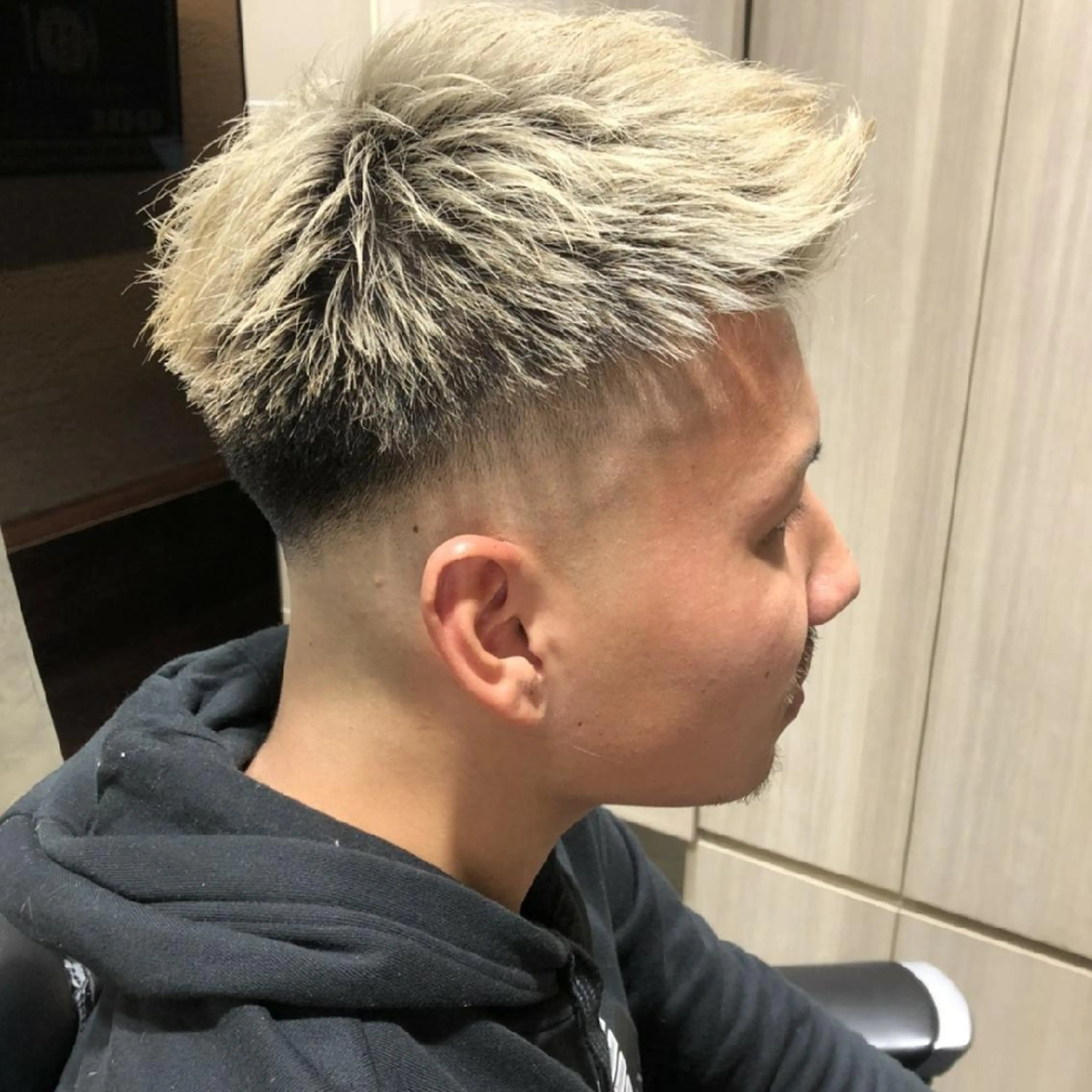 ショート 餘野 翔舞のヘアスタイル