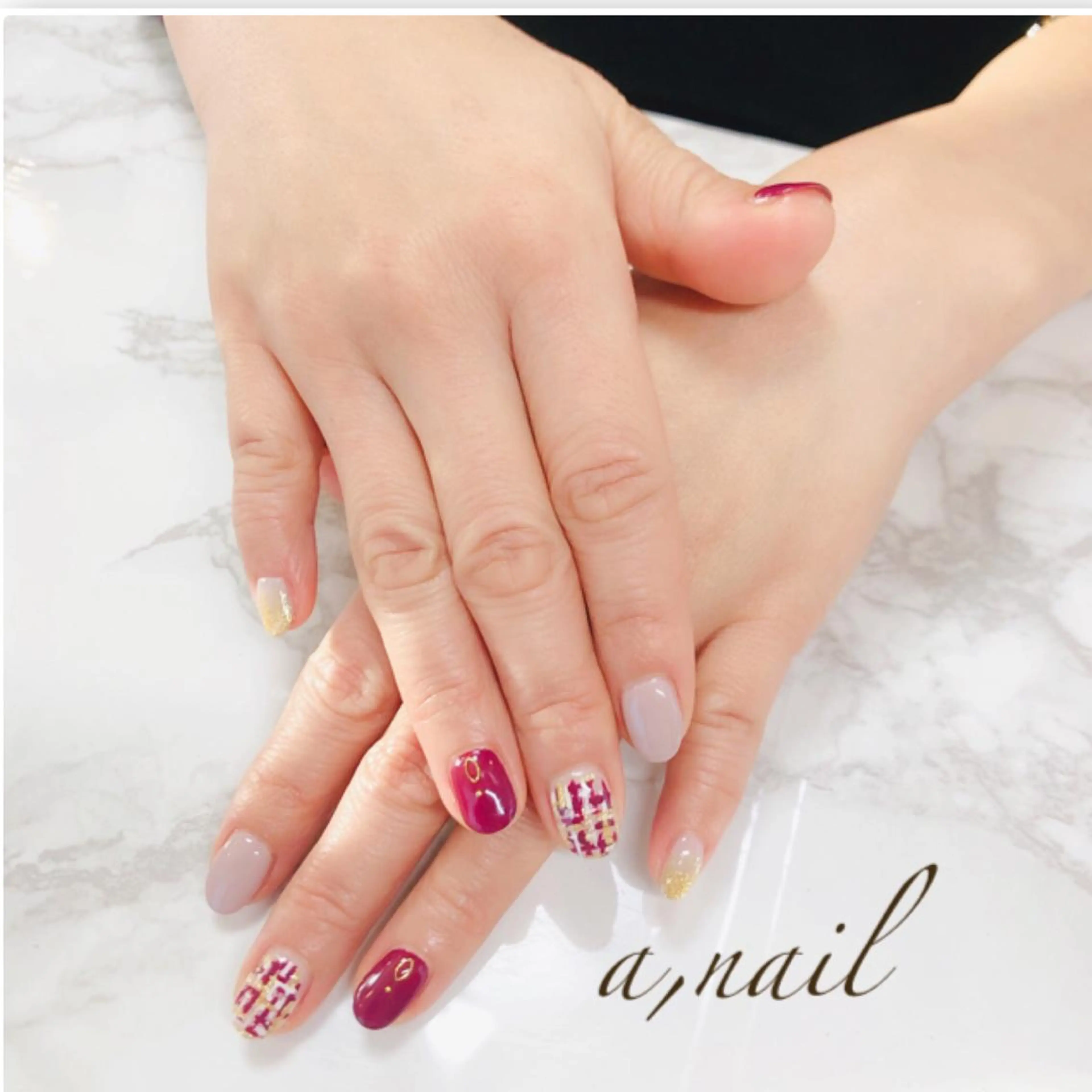 ネイル フットネイル ラメ(グリッター) ニュアンスネイル オフィスネイル ワンカラーネイル ハンドネイル ネイルサロン エーネイルのネイルデザイン