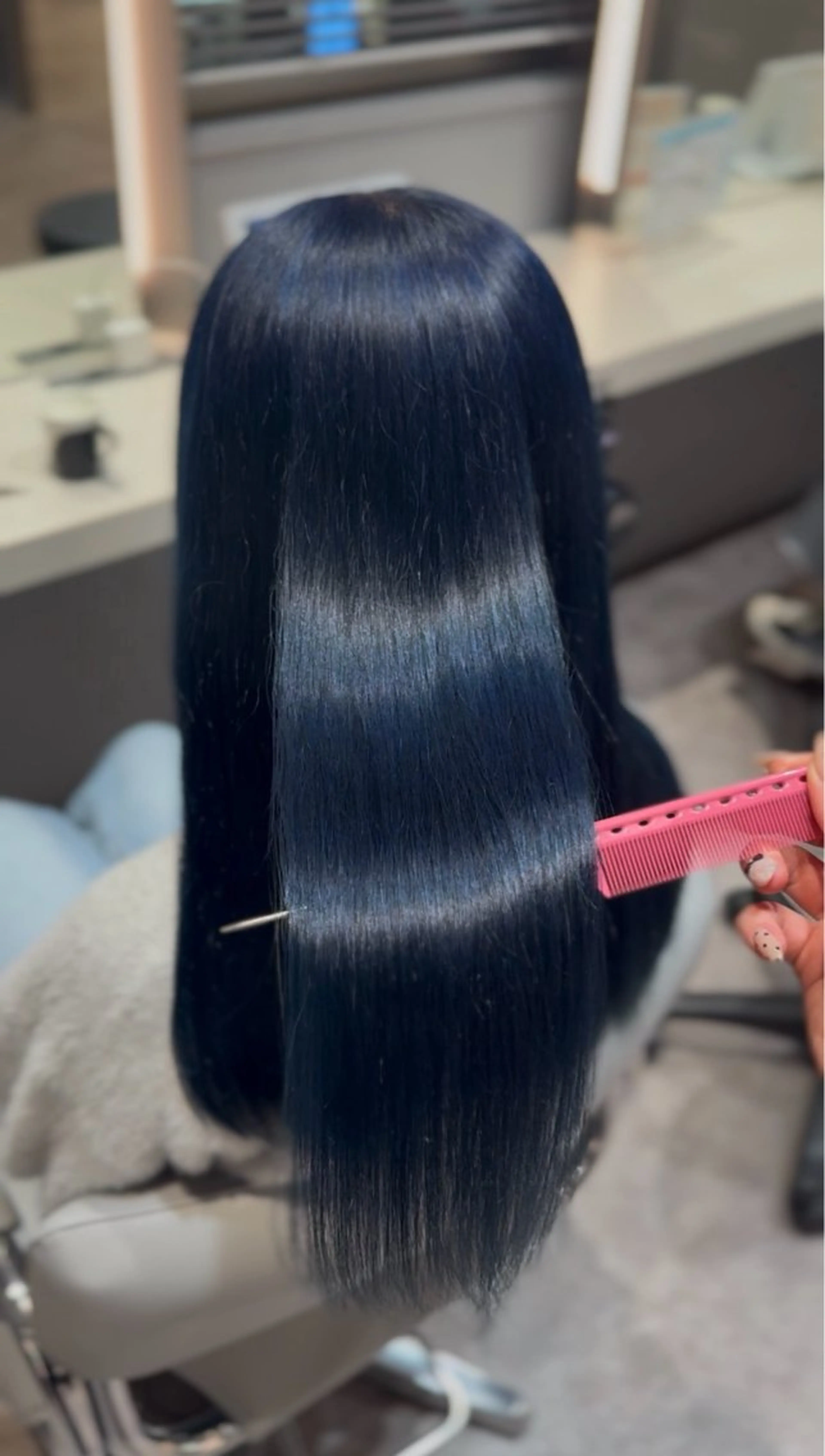 ロング カラー ネイビーカラー カット ヘアカラー 上野 日菜莉のヘアスタイル