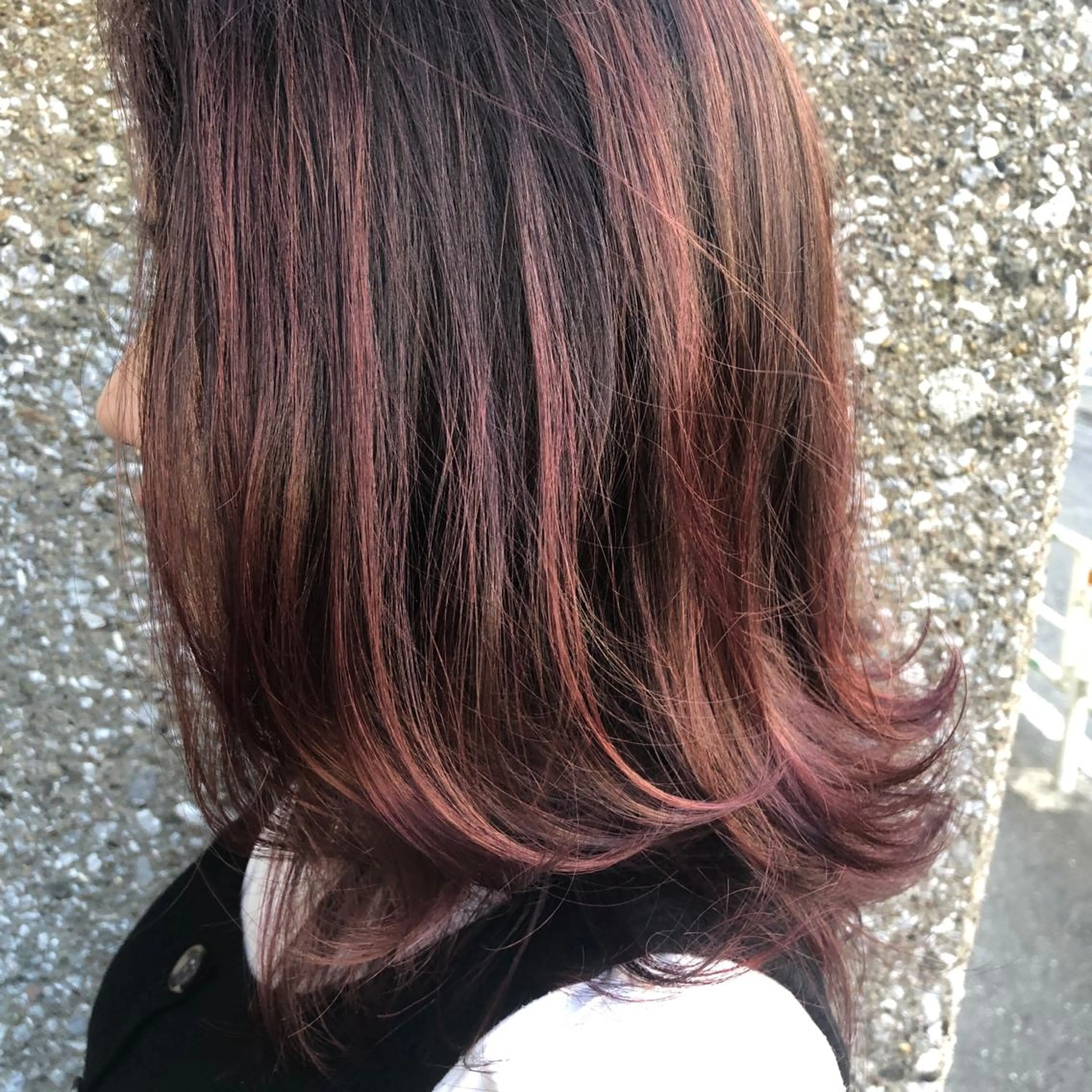 ミディアム カラー ボルドーカラー カット ヘアカラー stylist 杉浦駿生のヘアスタイル