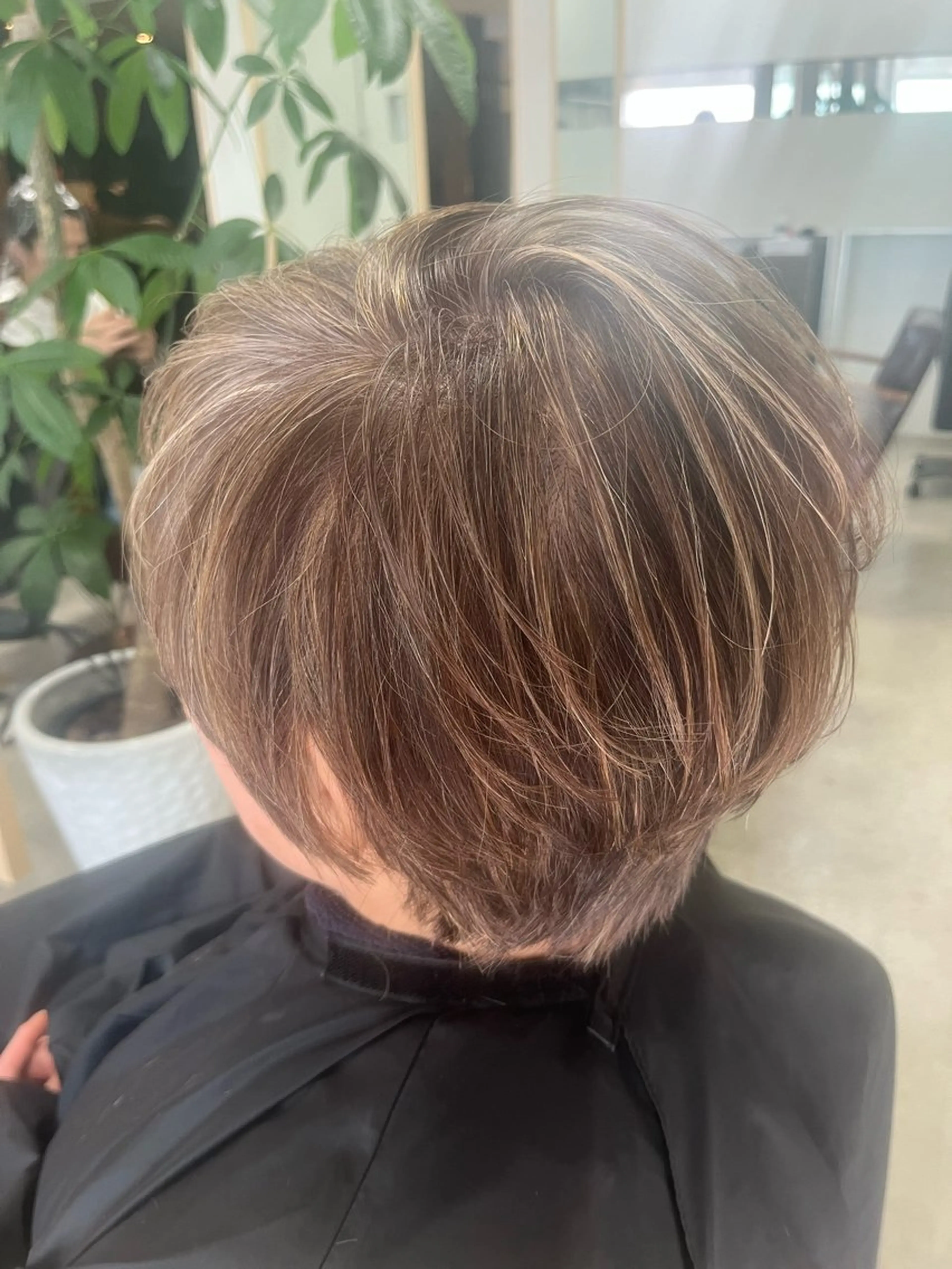 ショート カラー ハイライトカラー ハイライト nicahair maiのヘアスタイル