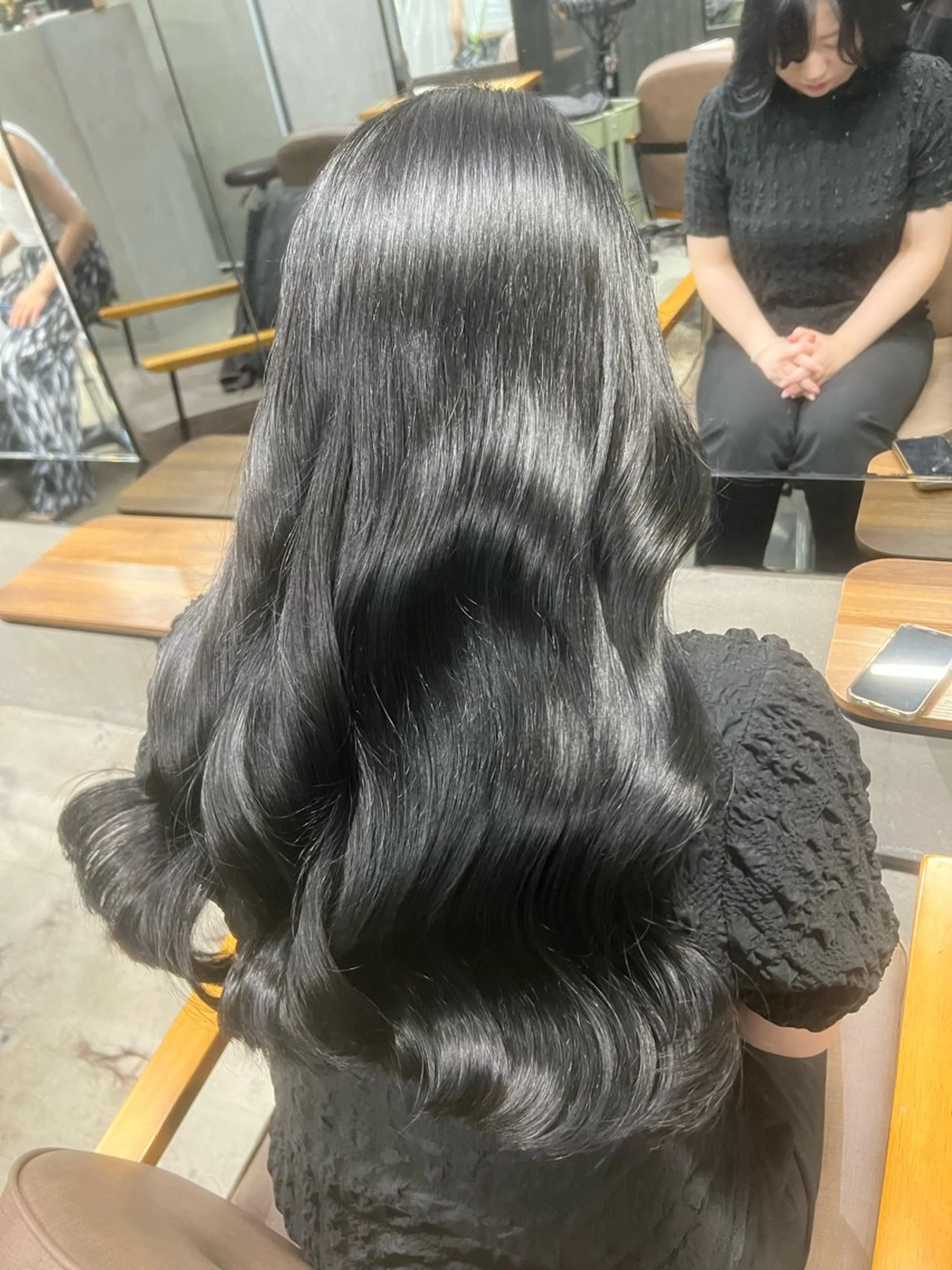 ロング カット ヘアカラー maya レイヤーカットのヘアスタイル