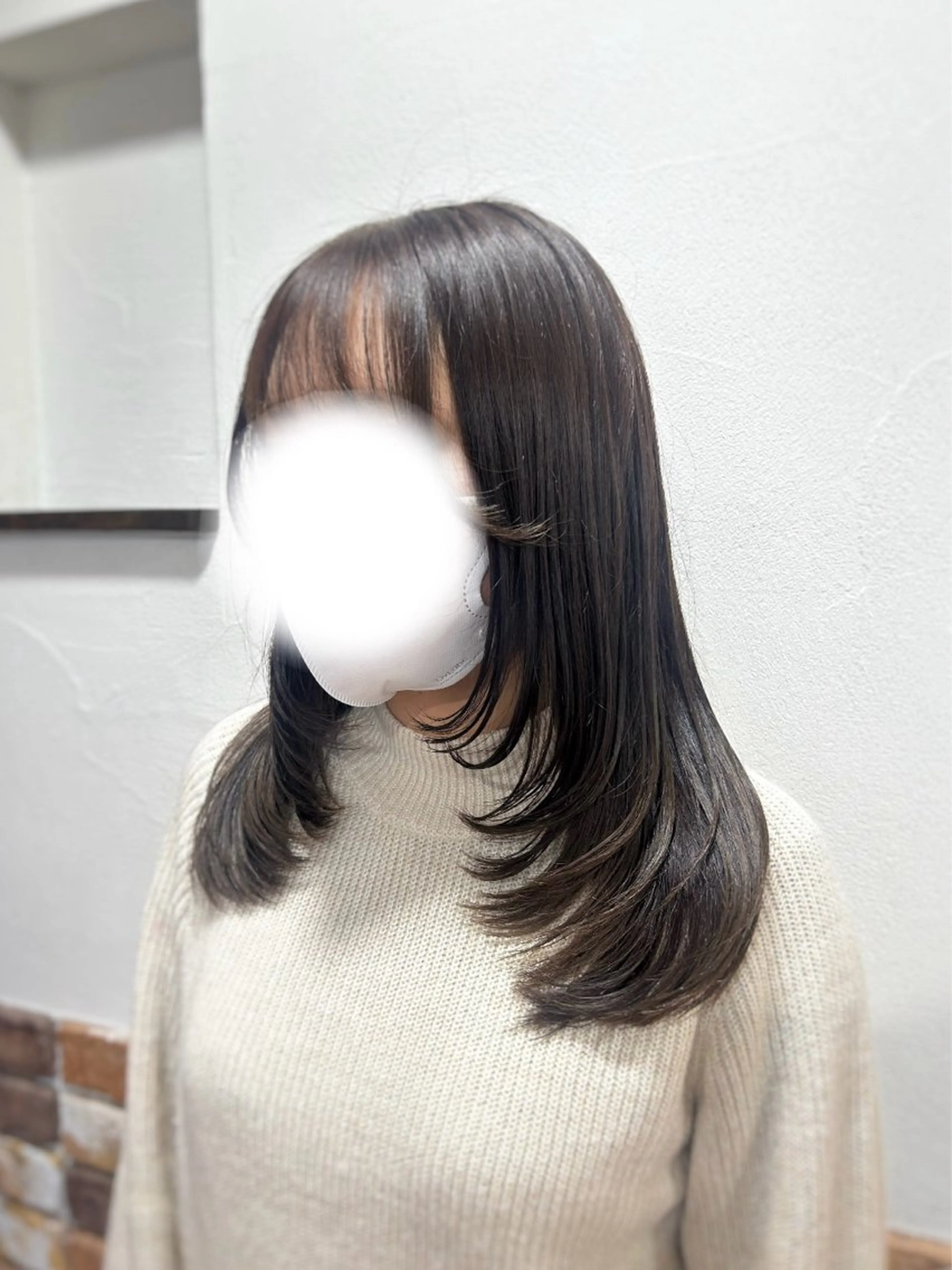セミロング たきぐち さくらのヘアスタイル