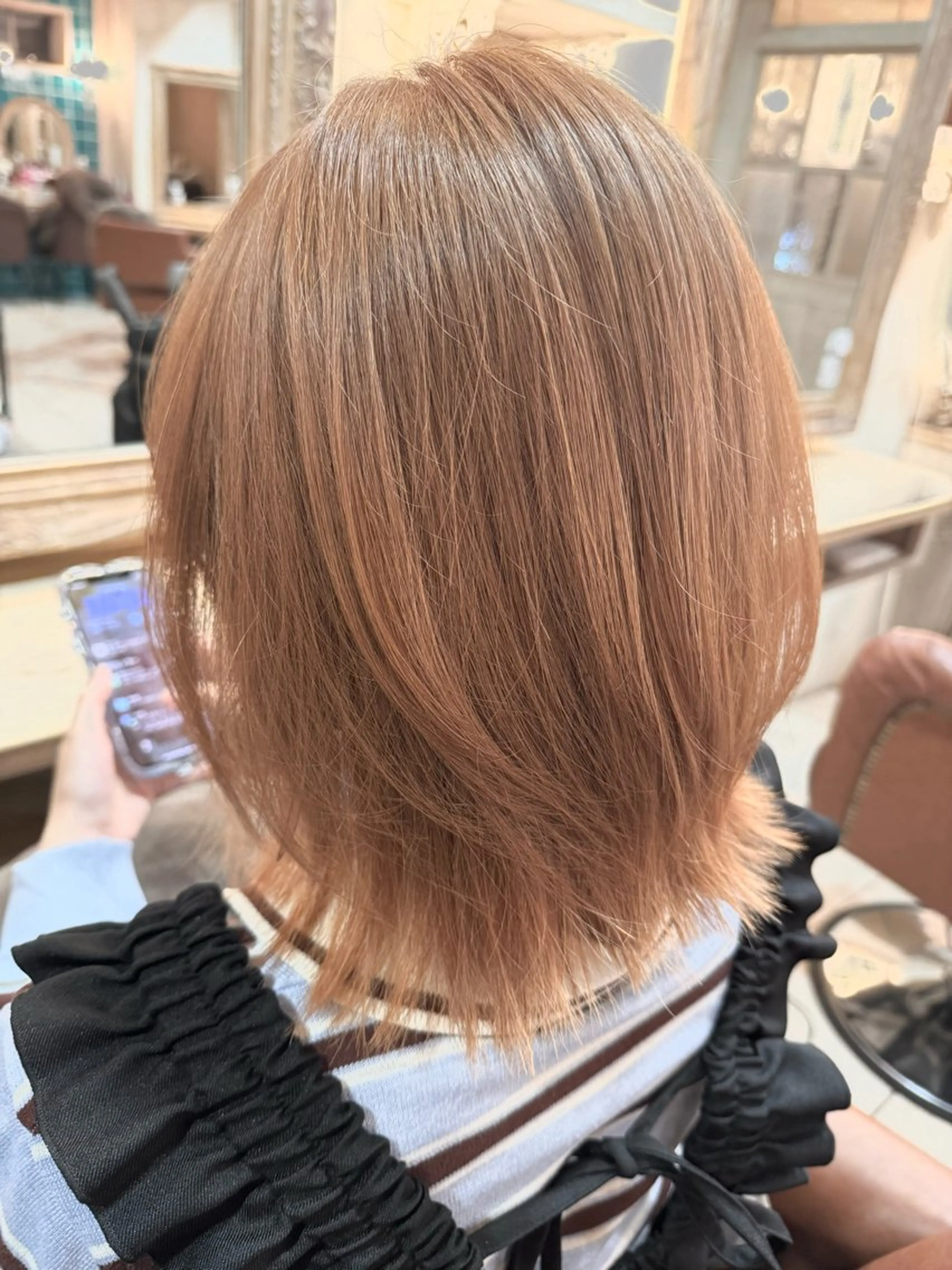ミディアム amie by afloatのヘアスタイル
