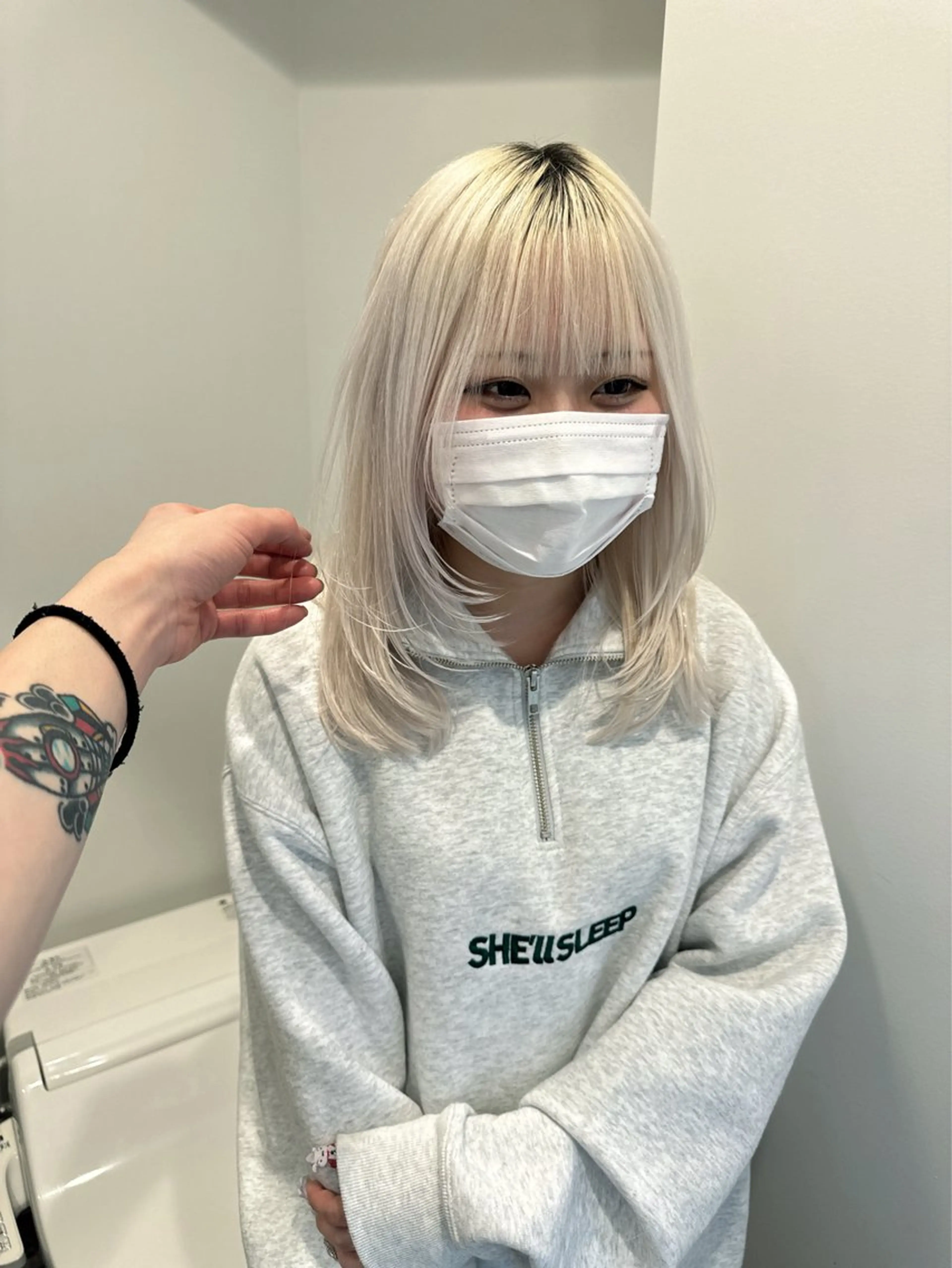 セミロング 切りっぱなしボブ レイヤー/縮毛矯正のヘアスタイル