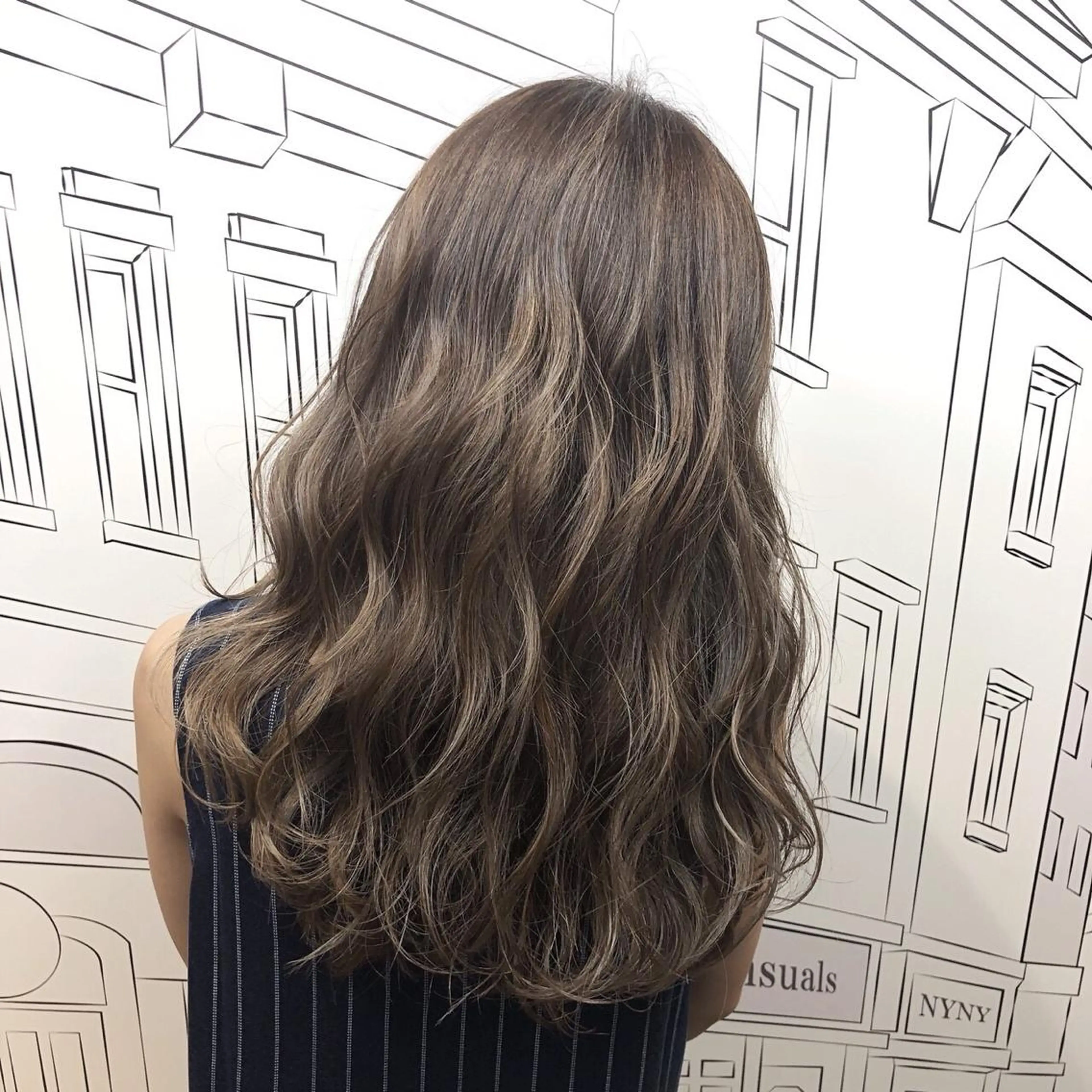 ロング カラー ベージュカラー TOMOKA 艶髪/透明感カラーのヘアスタイル