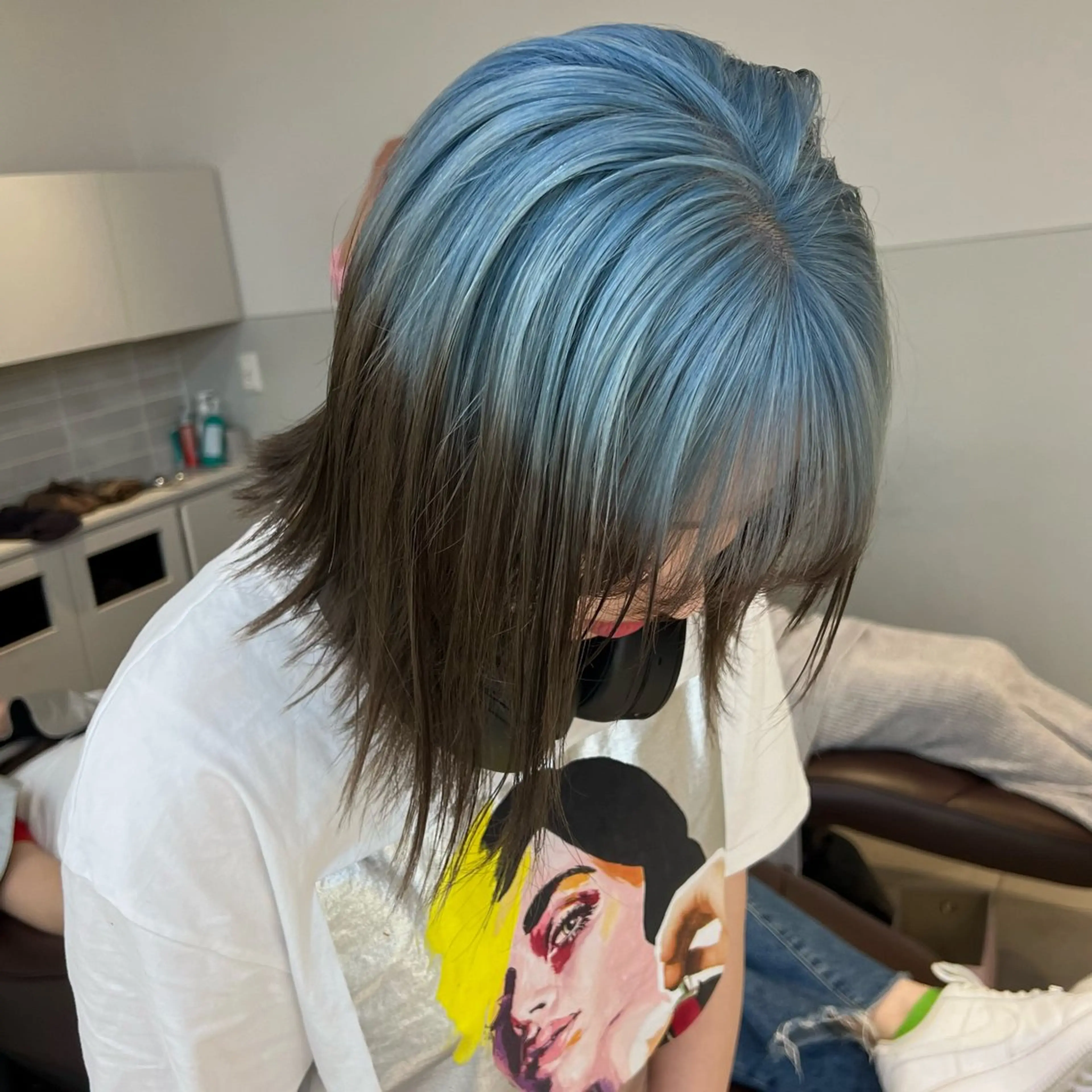セミロング カラー アッシュ アッシュブラウン ブリーチ ブラウンカラー ケアブリーチ ヘアカラー トリートメント ヘアセット レイヤー専門家 ダブルカラー修のヘアスタイル