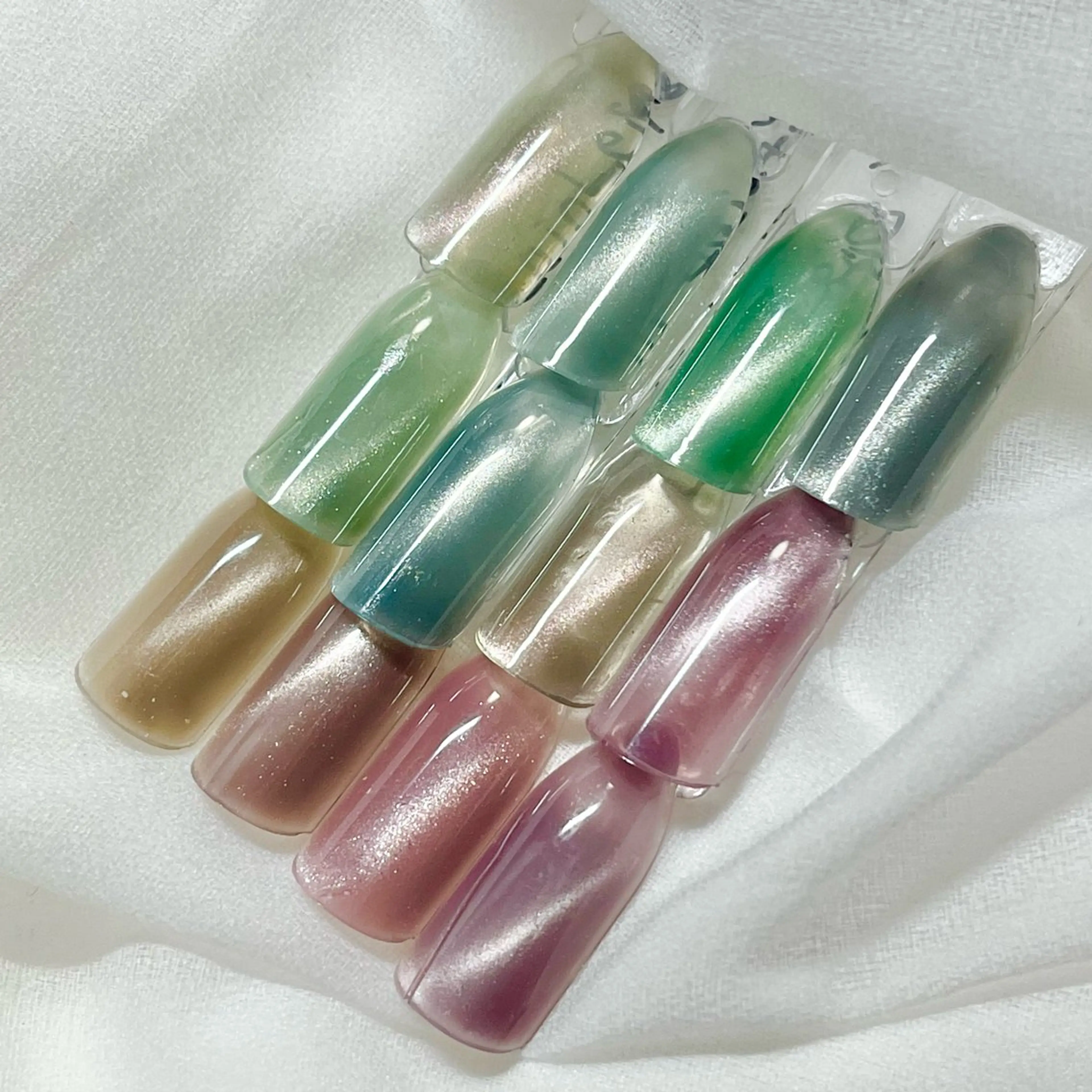 ネイル マグネットネイル 春ネイル ハンドネイル アンジュ Yuriのネイルデザイン