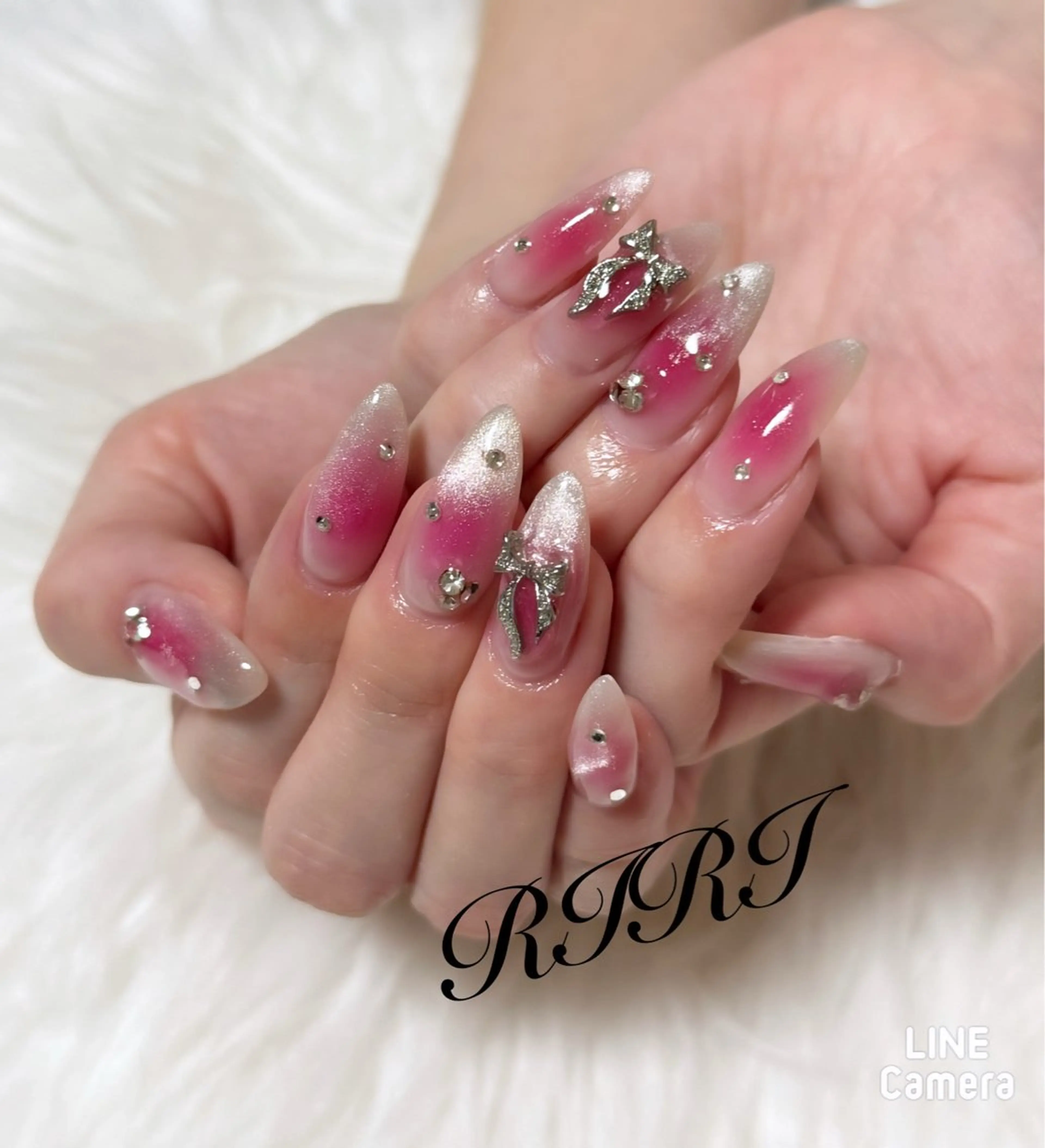 ネイル チークネイル ジェルネイル キラキラネイル 韓国ネイル リボン ハンドネイル riri オーナーのネイルデザイン