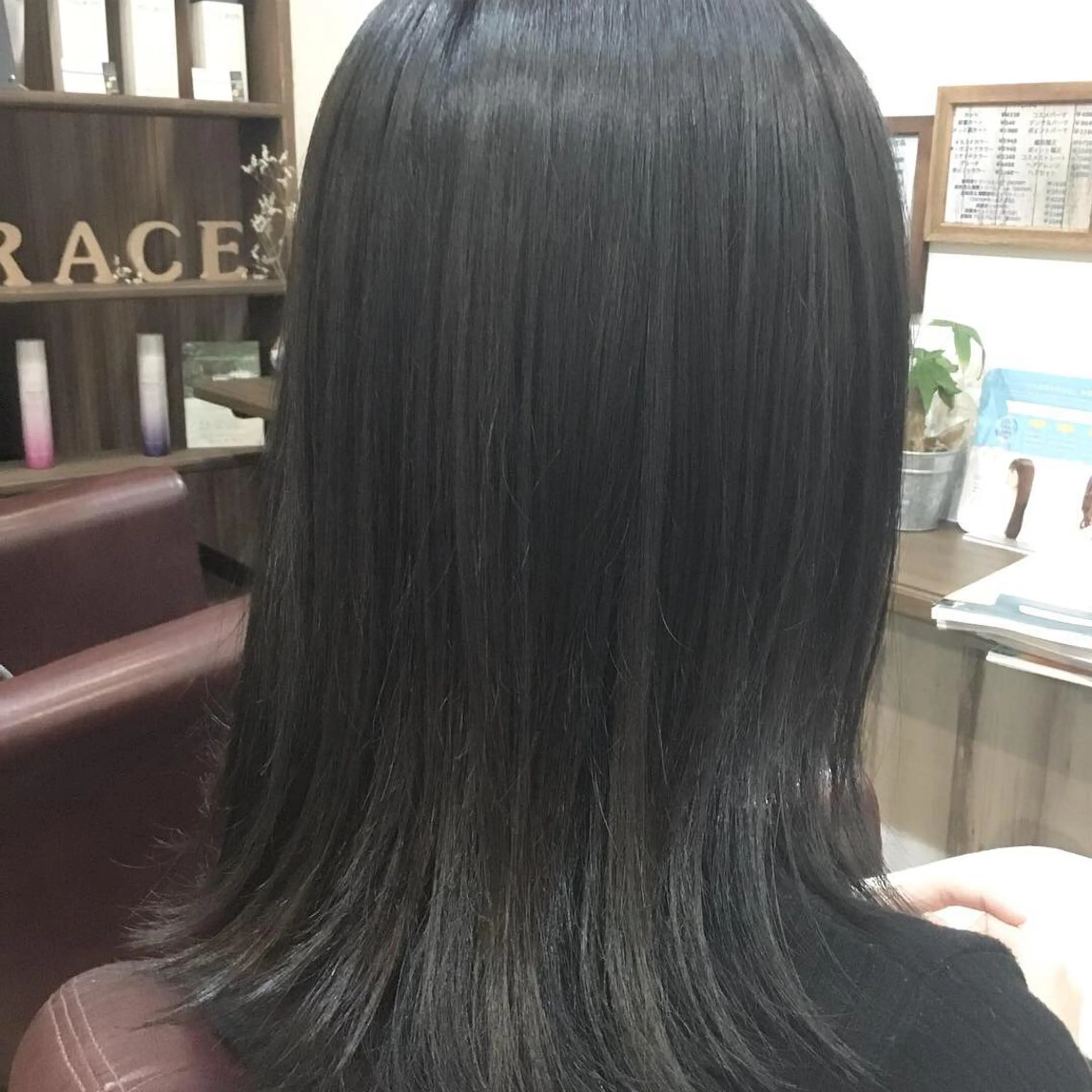 セミロング カラー パーマ embrace エンブレイスのヘアスタイル