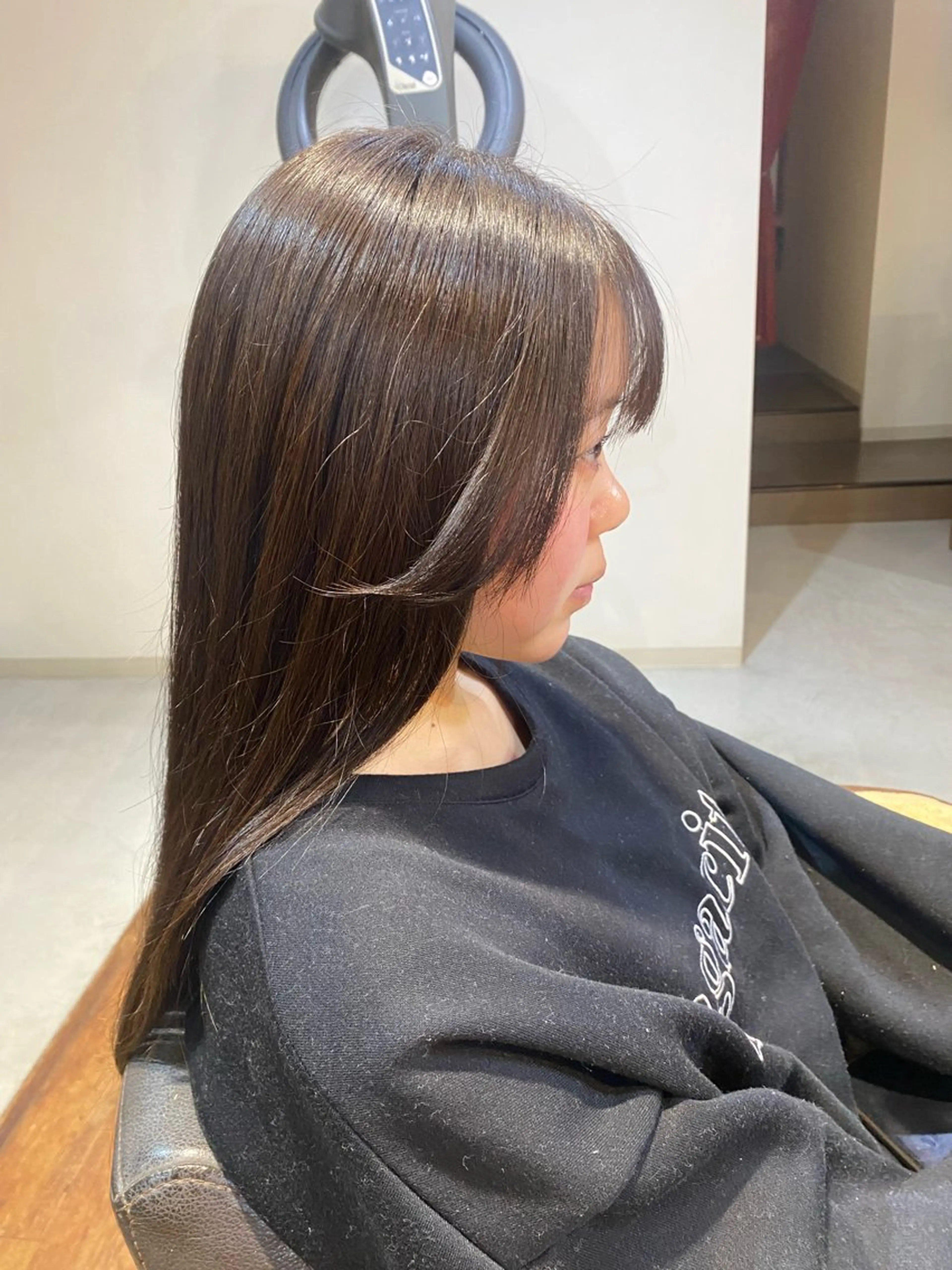 ロング 顔まわりレイヤー 顔周りカット レイヤーカット ロカリタ キョウト所属・山形 梨沙のヘアスタイル