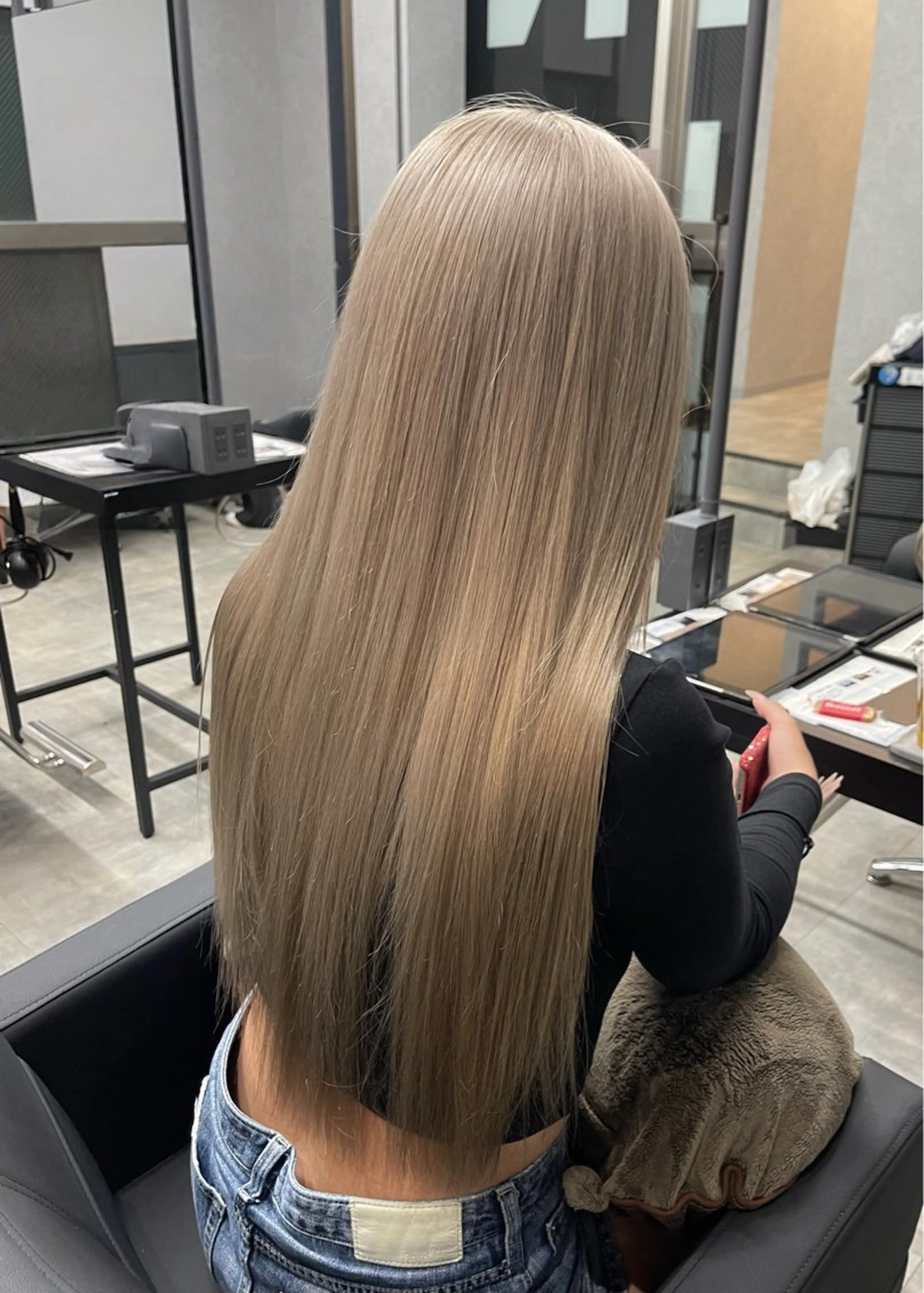 カラー ヘアカラー 𝗮𝘆𝘂𝗺𝗶 ハイトーン🎀のヘアスタイル