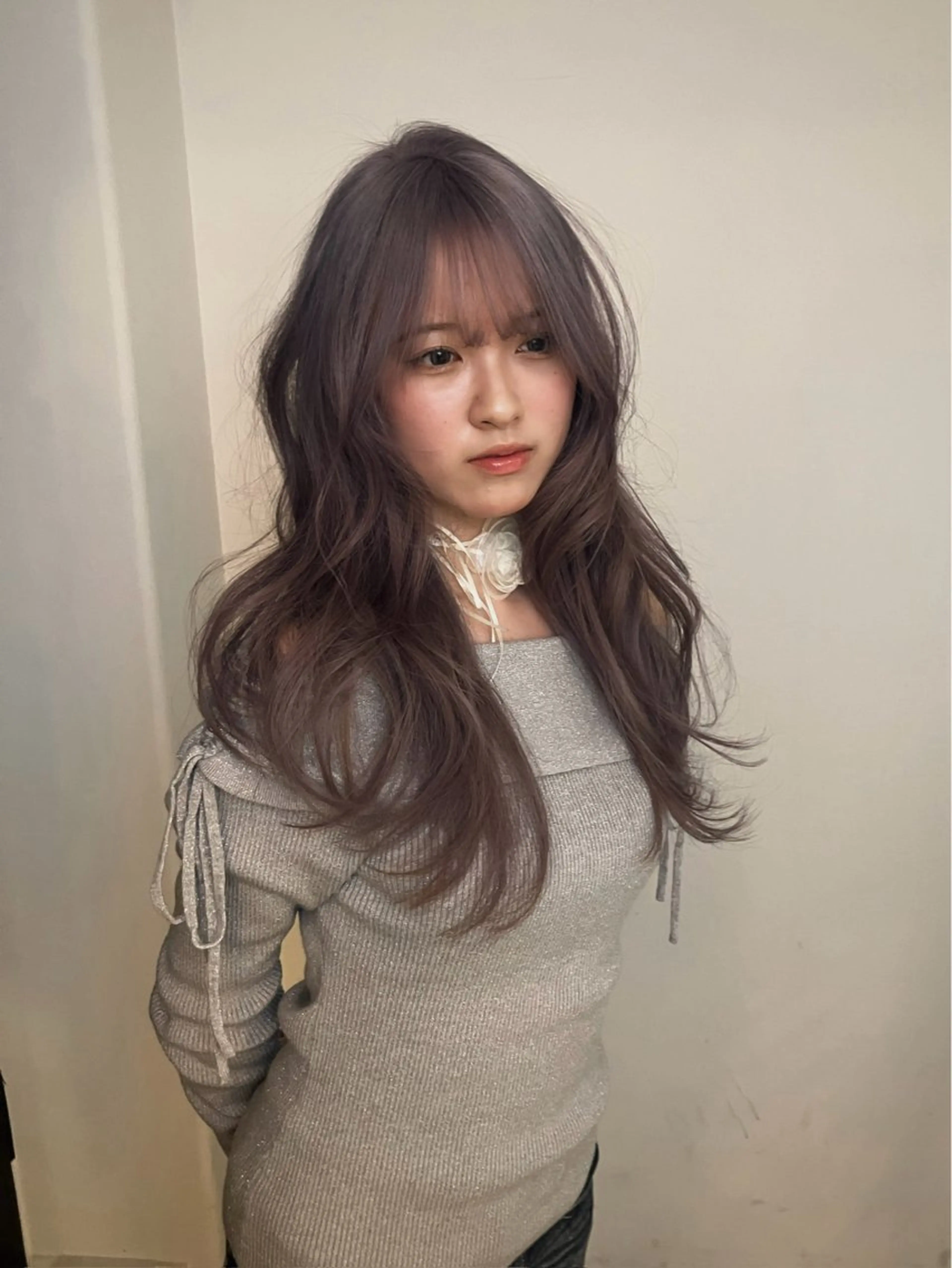 ロング カラー ブロンド グレージュ ラベンダーカラー ラベンダーグレージュ ラベンダーグレー ヘアカラー トリートメント Hanaka🐈‍⬛ 海外×ニュアンスのヘアスタイル