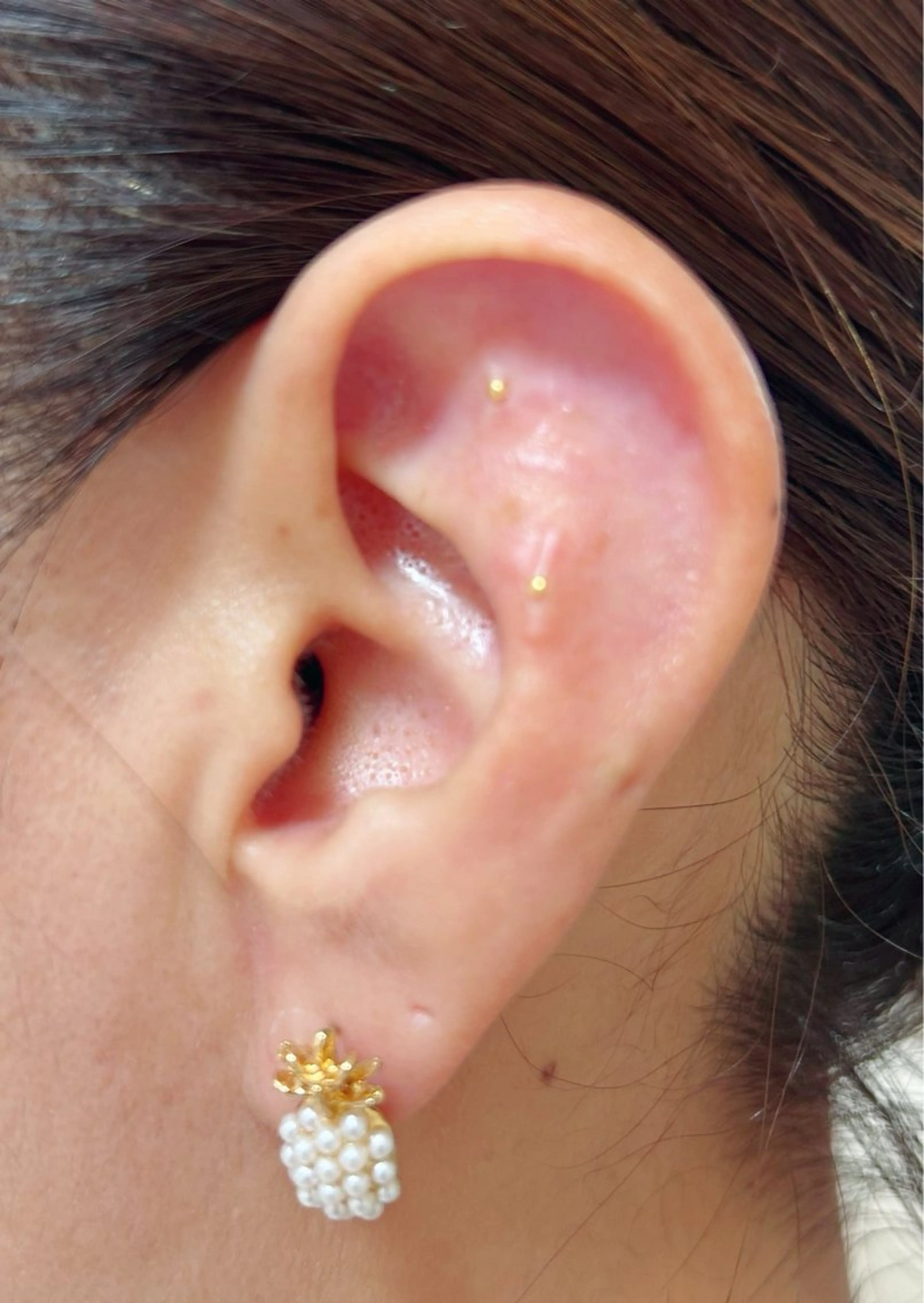 【目立たない耳ツボ】ジュエリーなしなので学校や職場にバレにくい♪両耳10粒(片耳5粒ずつ)貼り付け♡耳マッサージ付き♡の写真