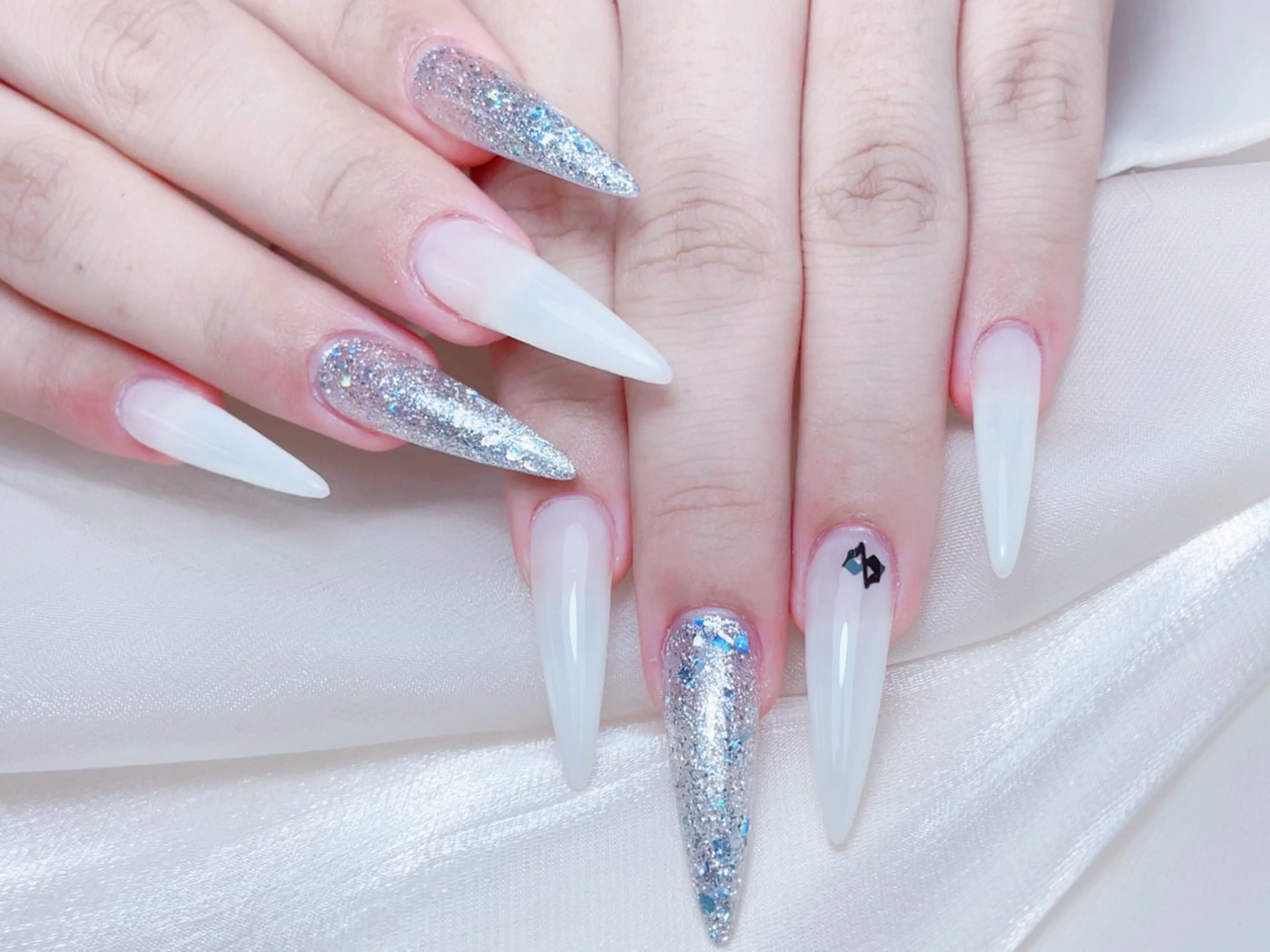 ネイル ハンドネイル 🎀M nails✨ ビューティーのネイルデザイン