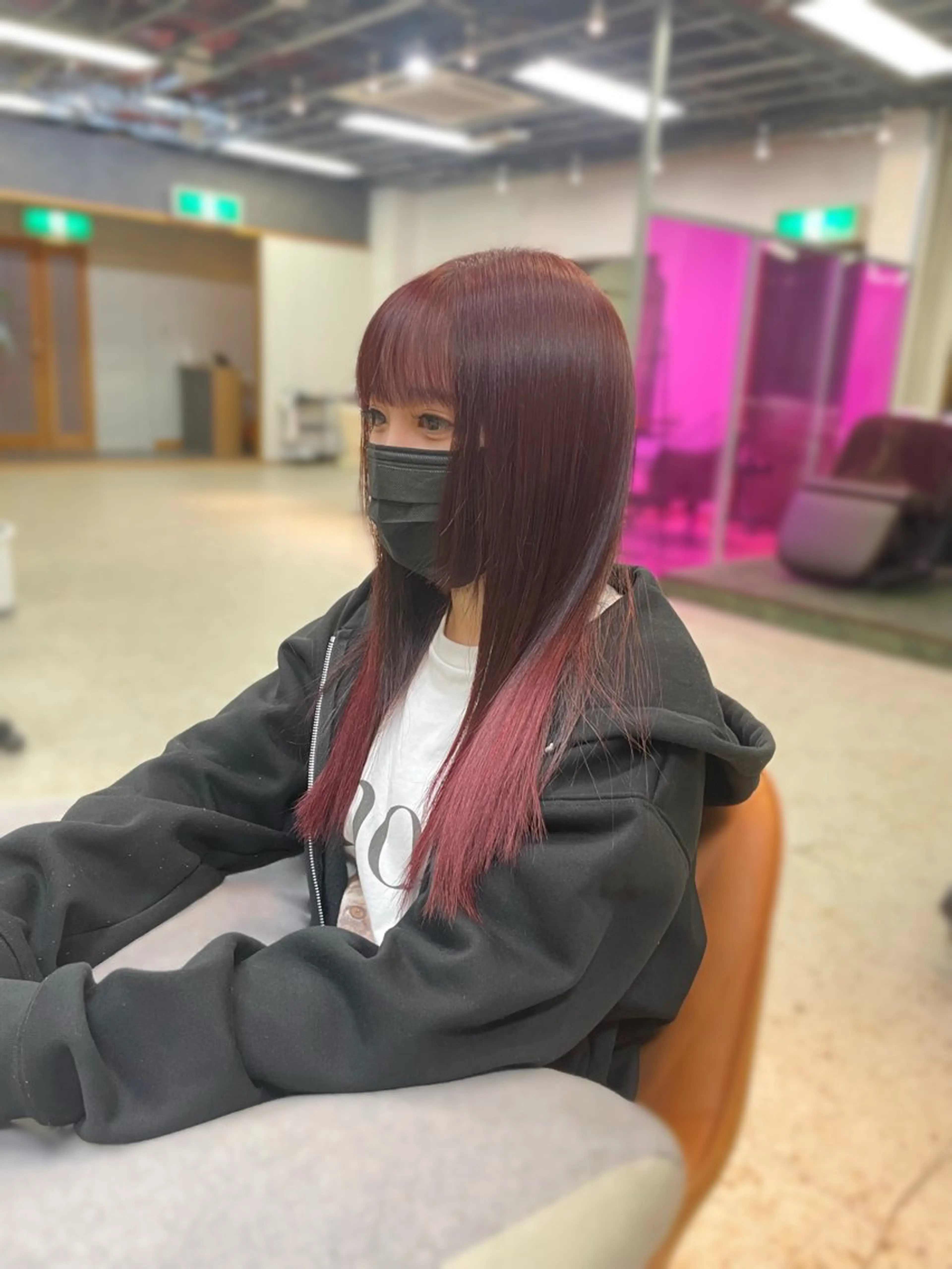 セミロング ))カラー特化(( 渡邉 怜のヘアスタイル