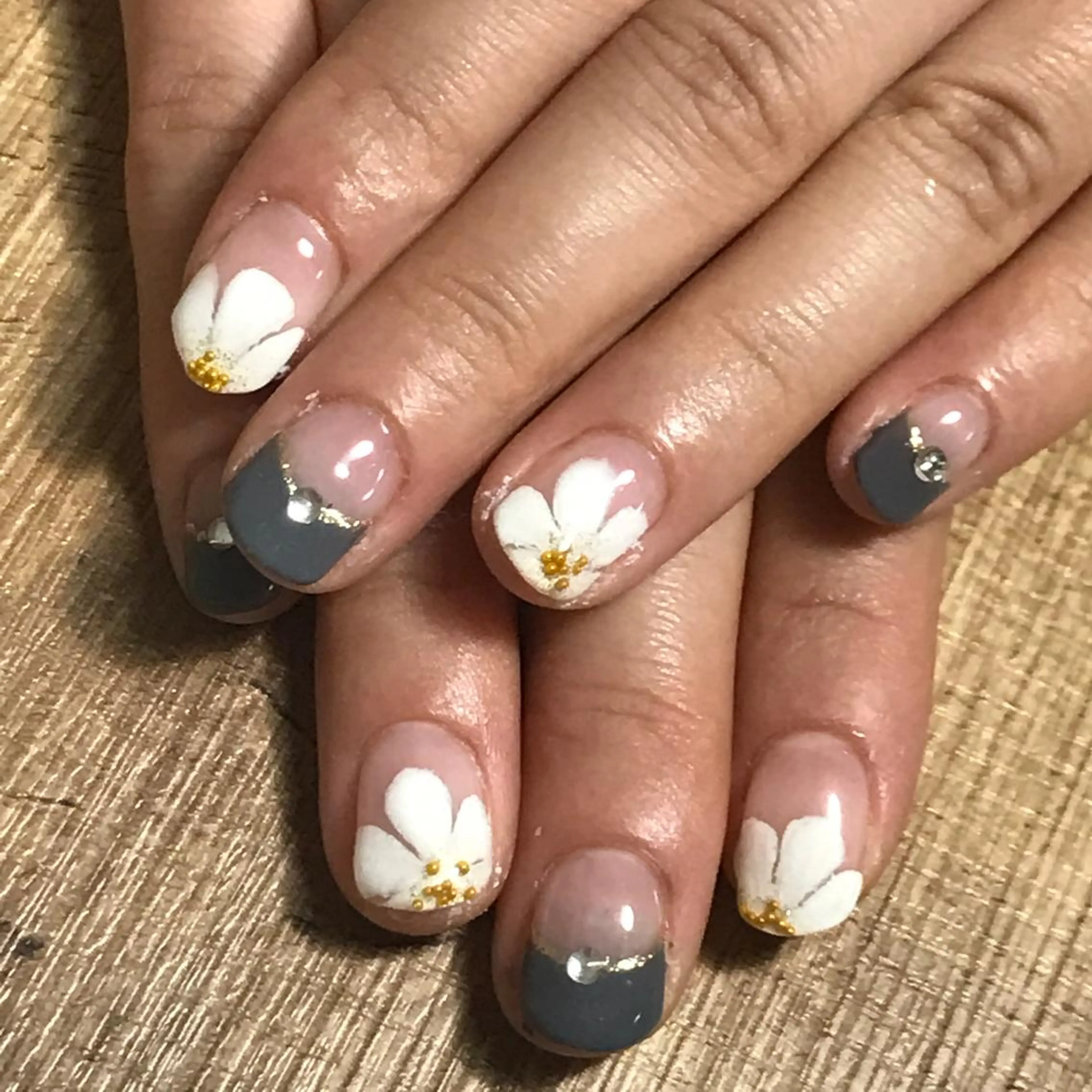 ネイル フレンチネイル 安藤 Charlotteのネイルデザイン