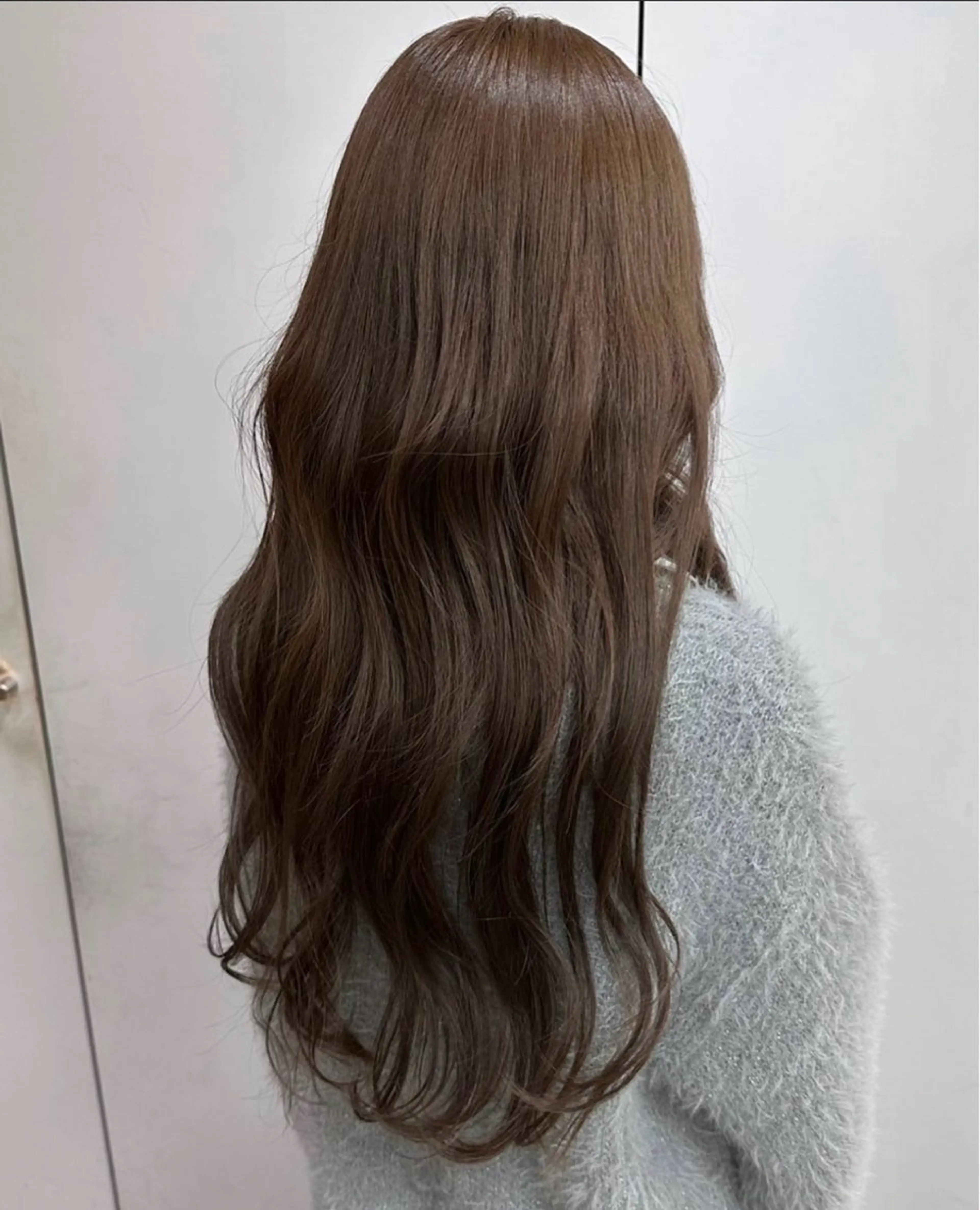 ロング カラー ベージュカラー ブリーチ ブリーチなしカラー オリーブベージュ ヘアカラー 須山 和香のヘアスタイル