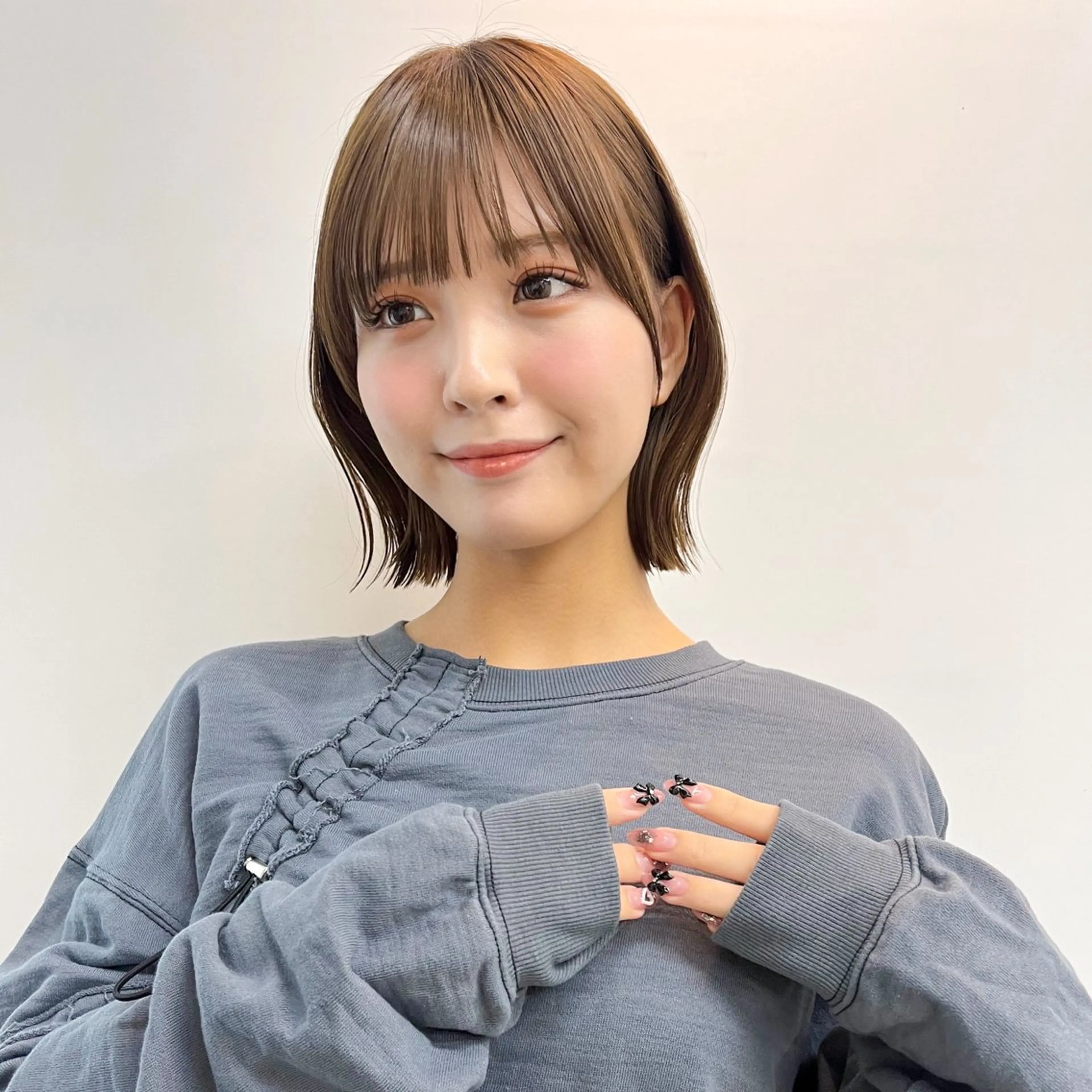 ミディアム カラー ボブ 外ハネヘア アイブロウモデル 募集中🍒/北爪まゆのヘアスタイル