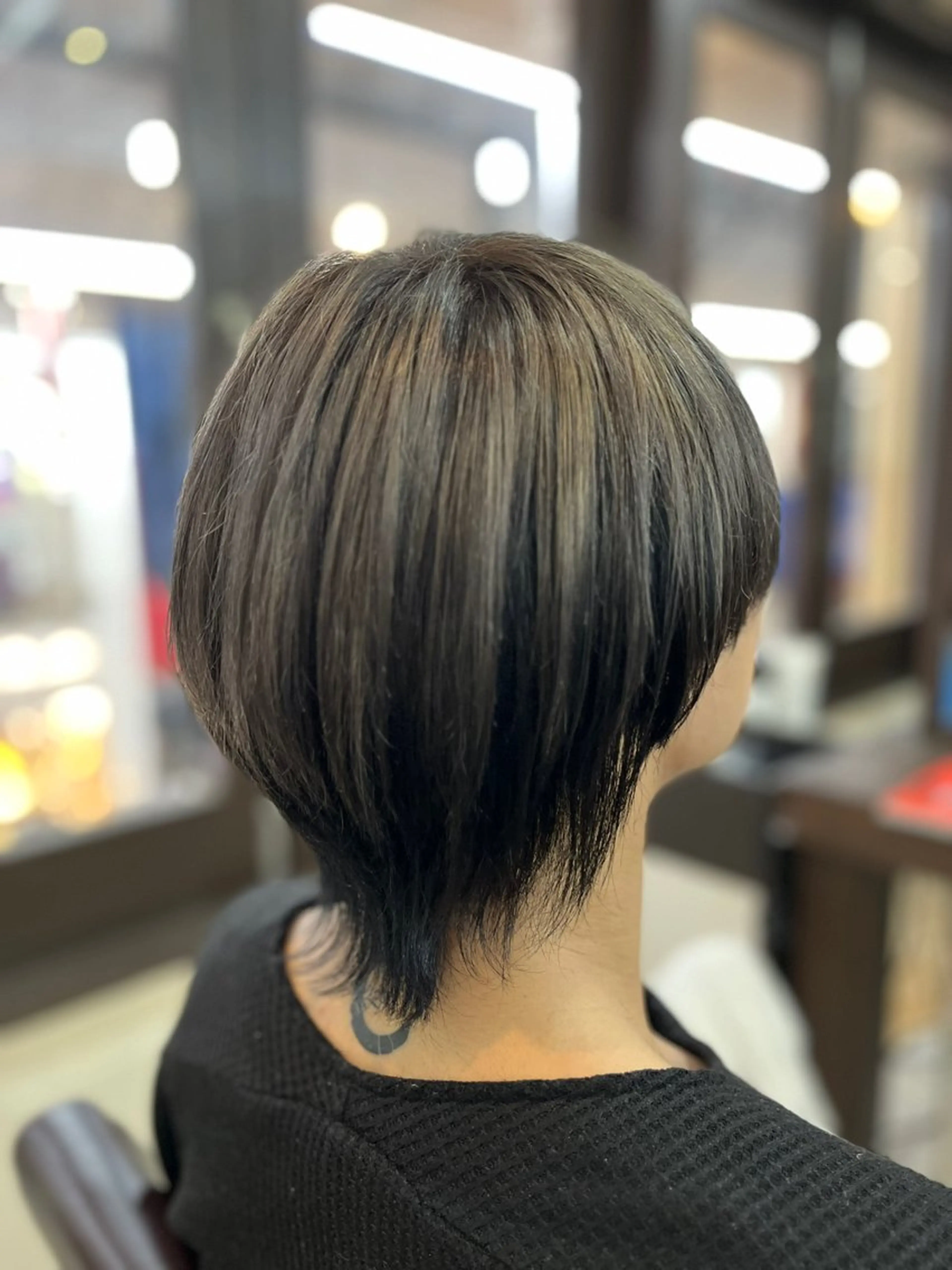 ショート カラー ブリーチ デザインカラー カット ヘアカラー カ レラのヘアスタイル