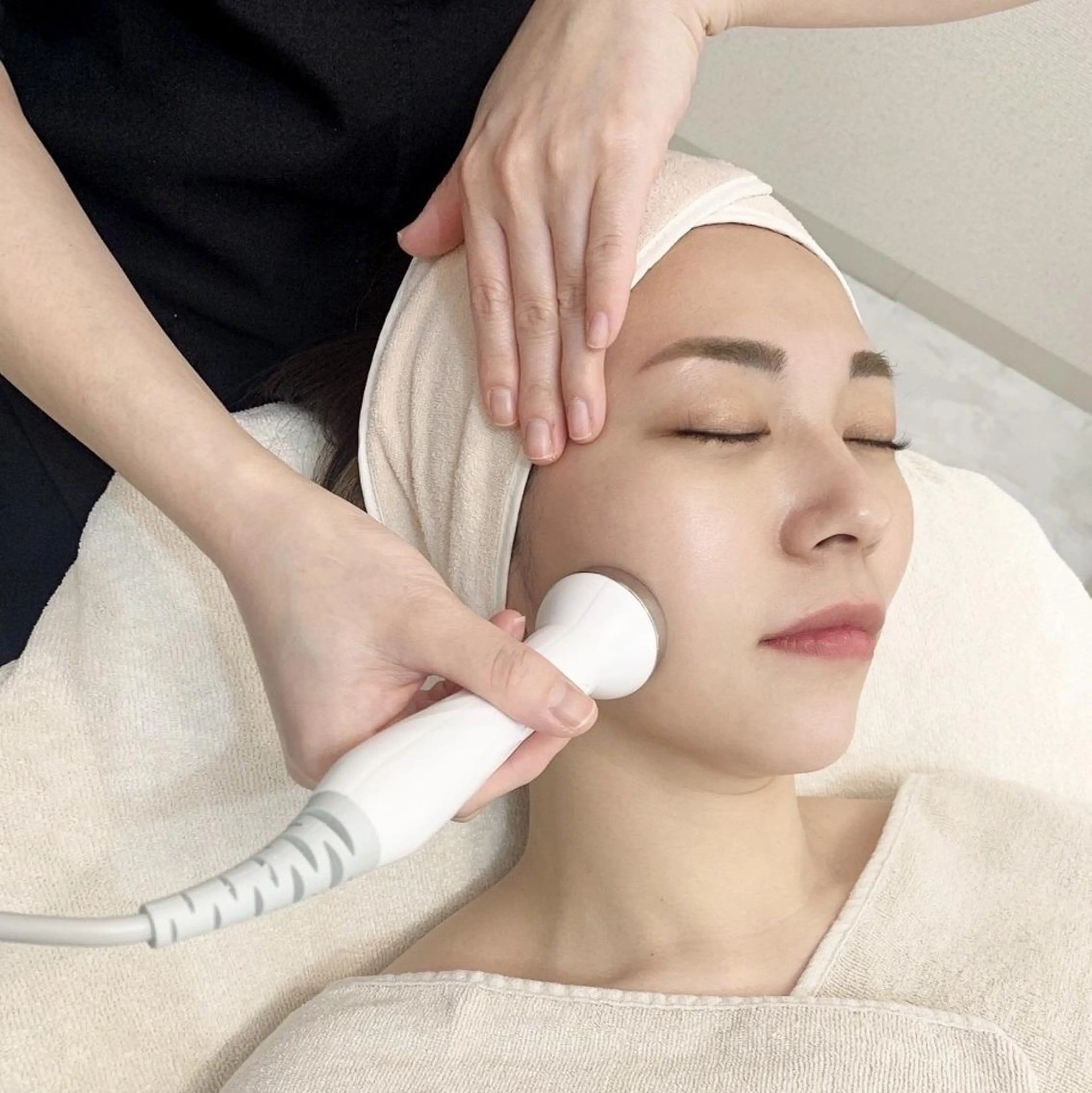 クリニック🏥と同じアンプル導入【二重あご&ぷっくりほっぺ撃退】スッキリとしたフェイスライン💘脂肪にアプローチ🔥の写真