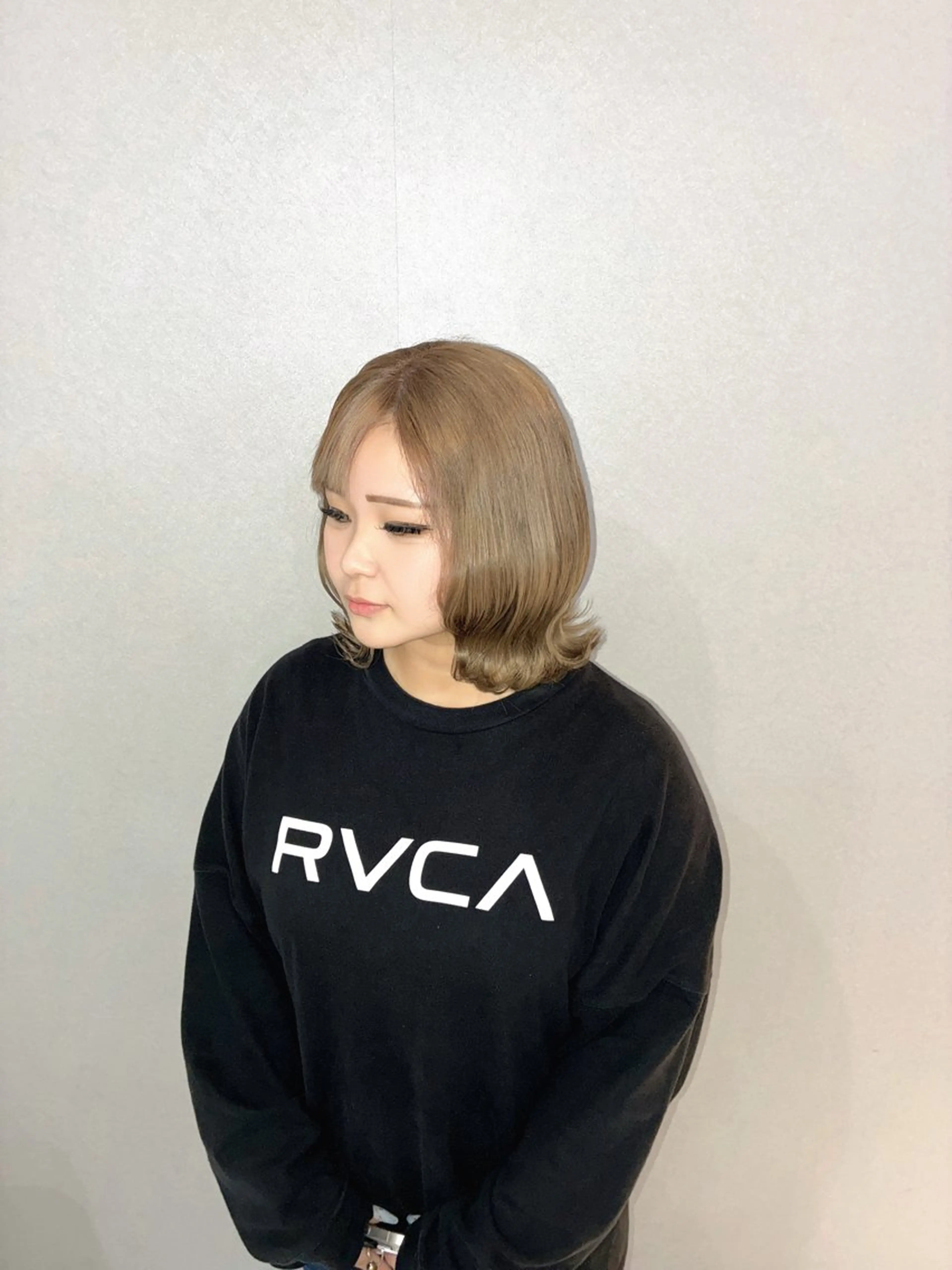 ミディアム カラー ブリーチ ハナダ メイのヘアスタイル