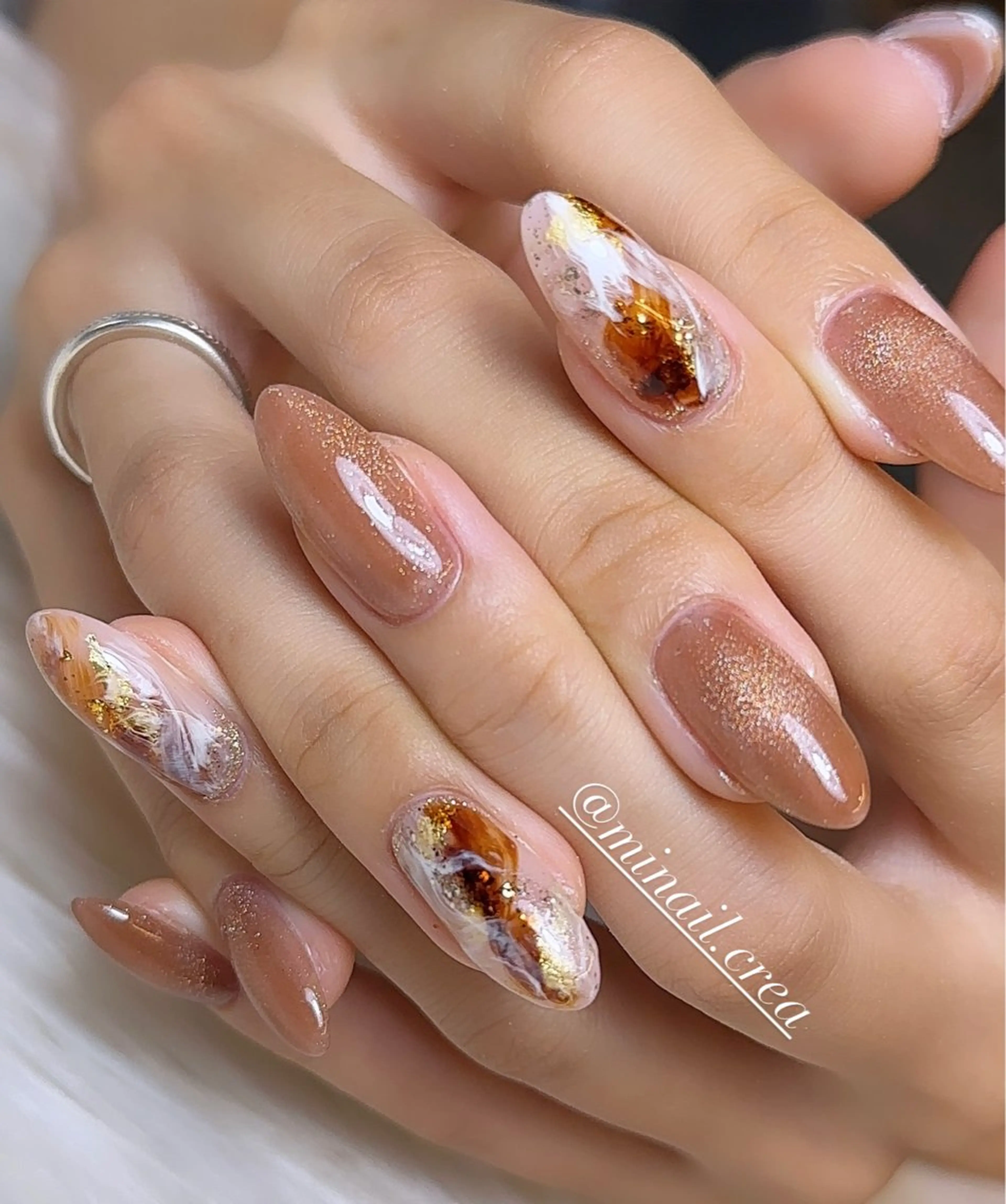 ネイル ブラウン キラキラネイル ロングネイル マグネットネイル ニュアンスネイル CRéA　-private nailsalon-所属・CReA nailのネイルデザイン