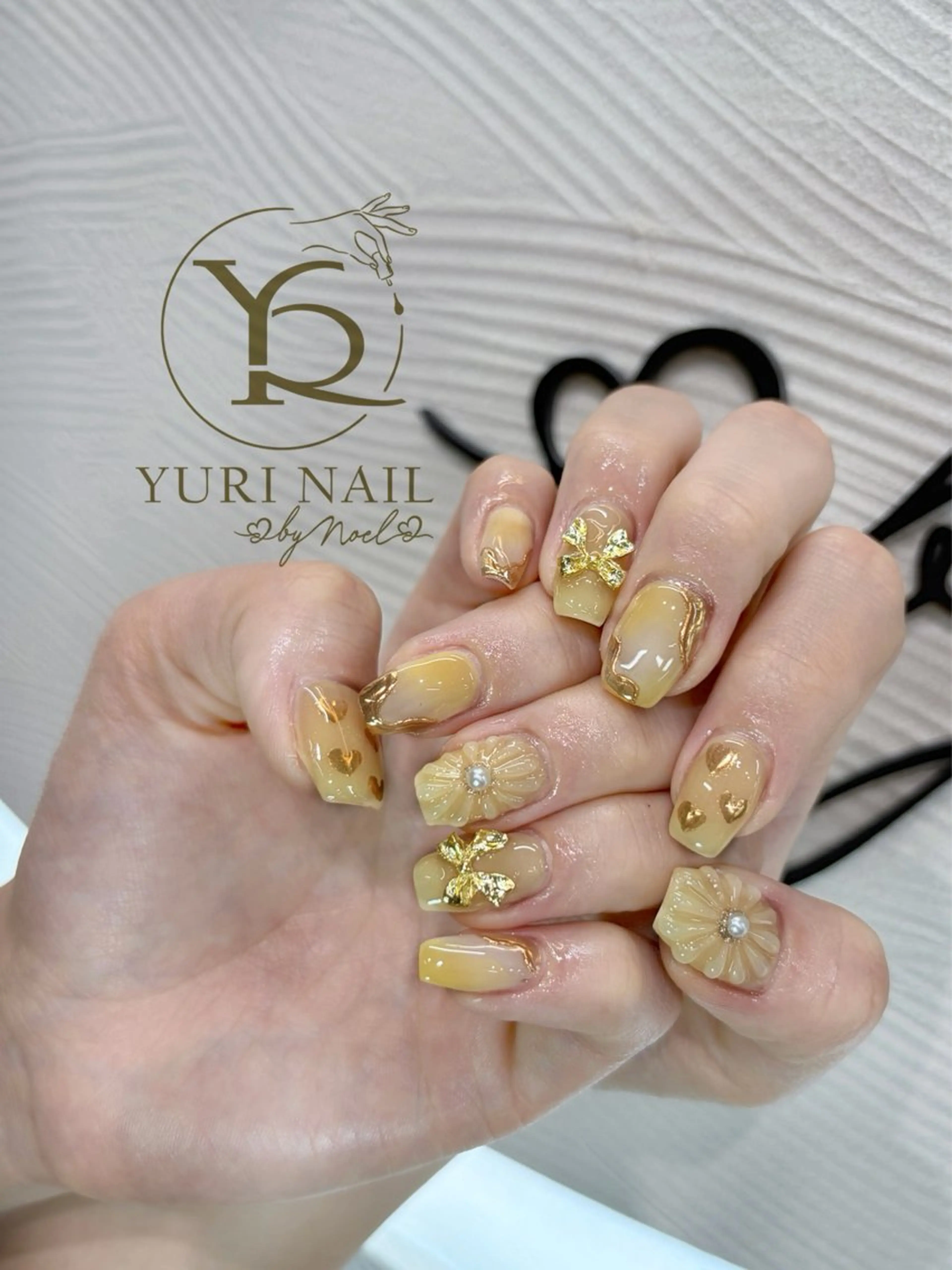 ネイル ハンドネイル フットネイル ハンドケア YURI Nail NARITAのネイルデザイン