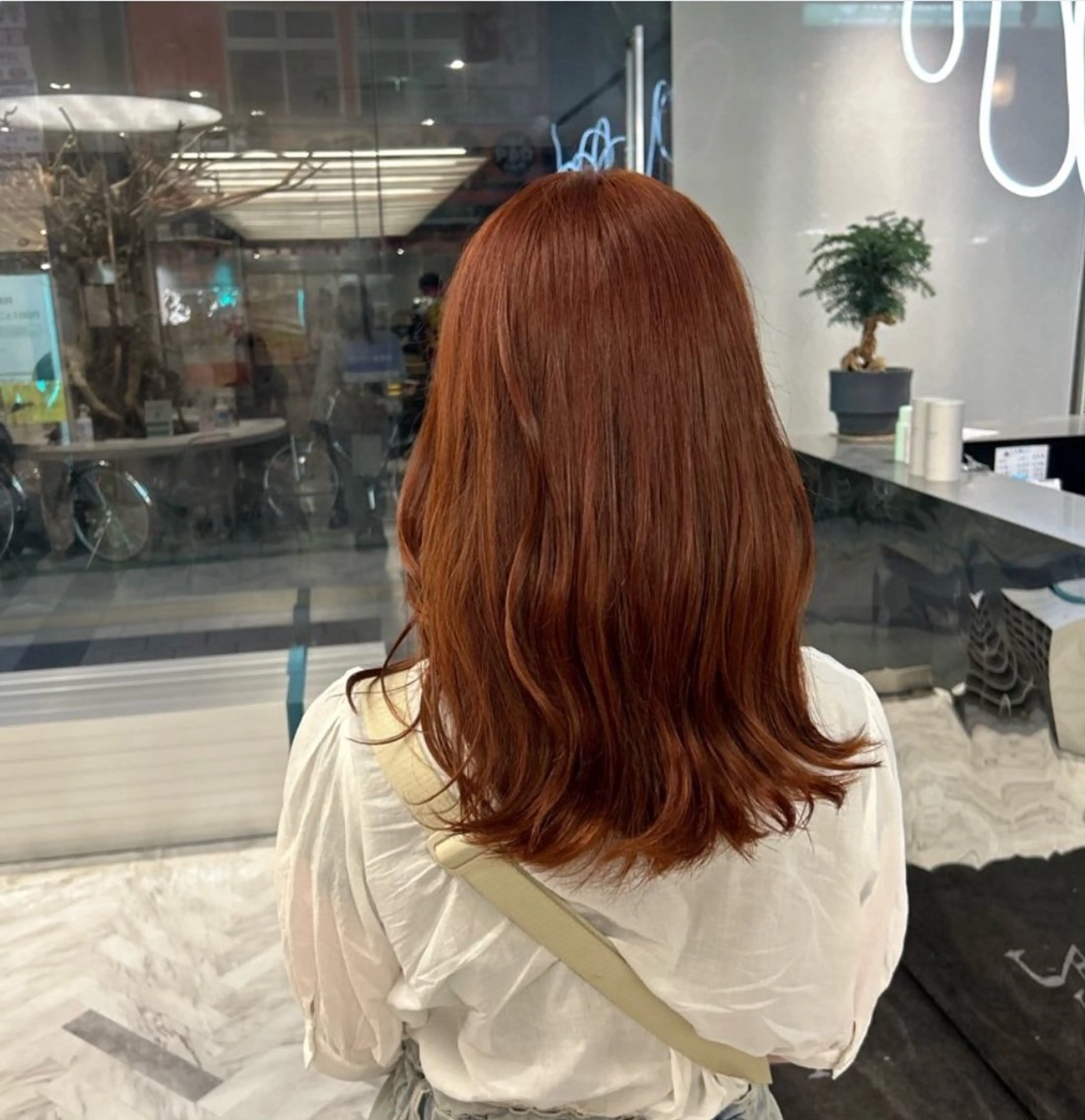 ショート カラー バレイヤージュ ブリーチ ケアブリーチ ダブルカラー イヤリングカラー ヘアカラー シャドウパーマ/ ルーズパーマ/メンズのヘアスタイル